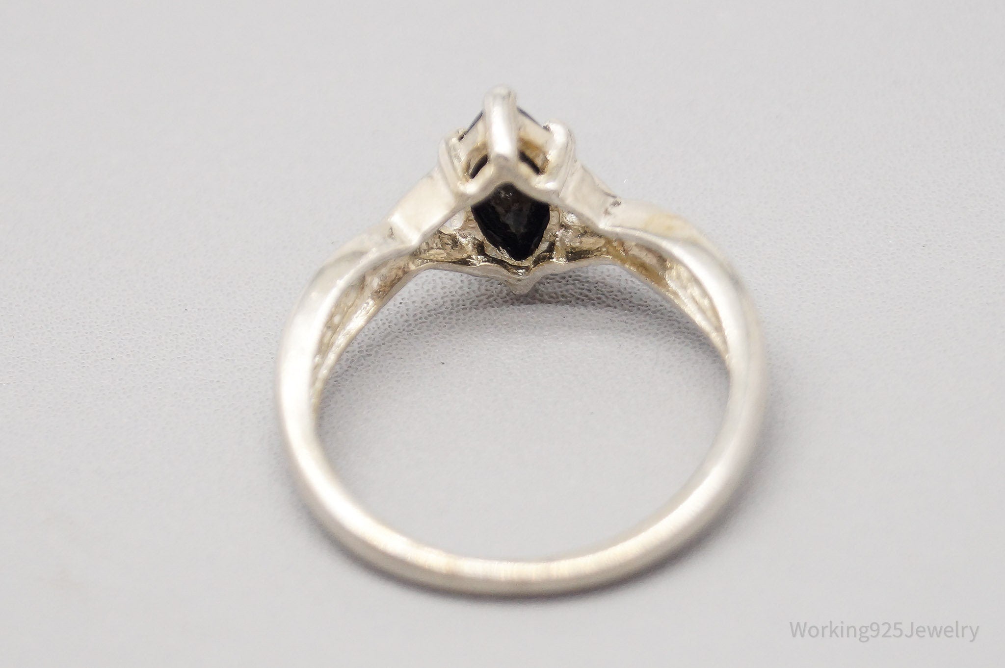 Vintage Avon Black Onyx Sterling Silver Ring - Size 8