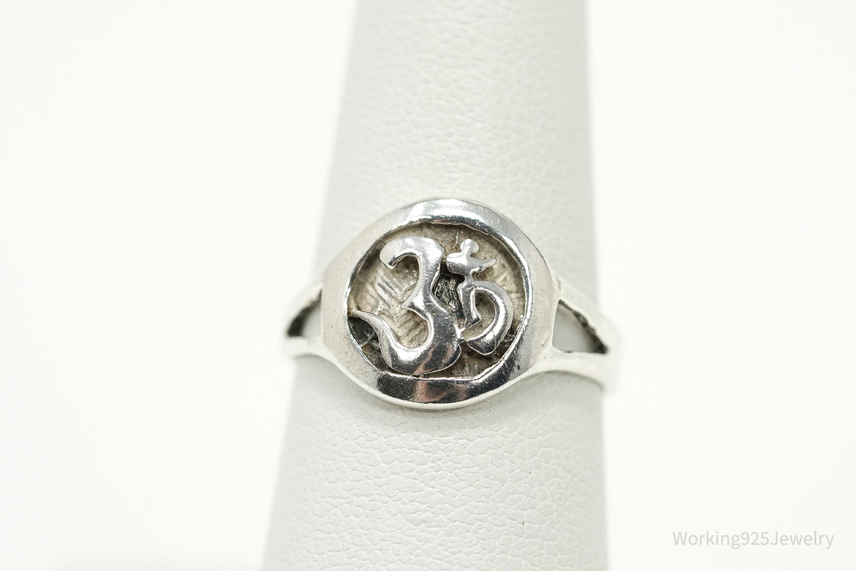Vintage Om Symbol Sterling Silver Ring - Size 7.25
