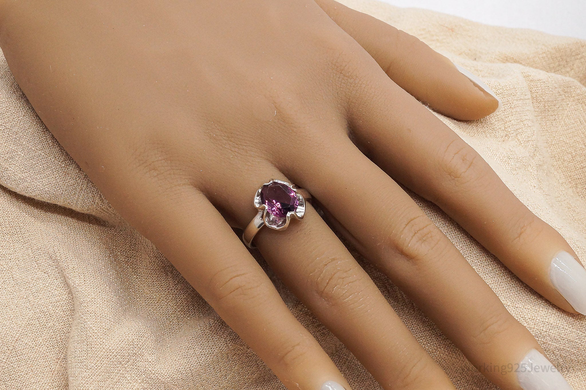 Vintage Sleek Purple Glass Stone Sterling Silver Ring - Size 7.75