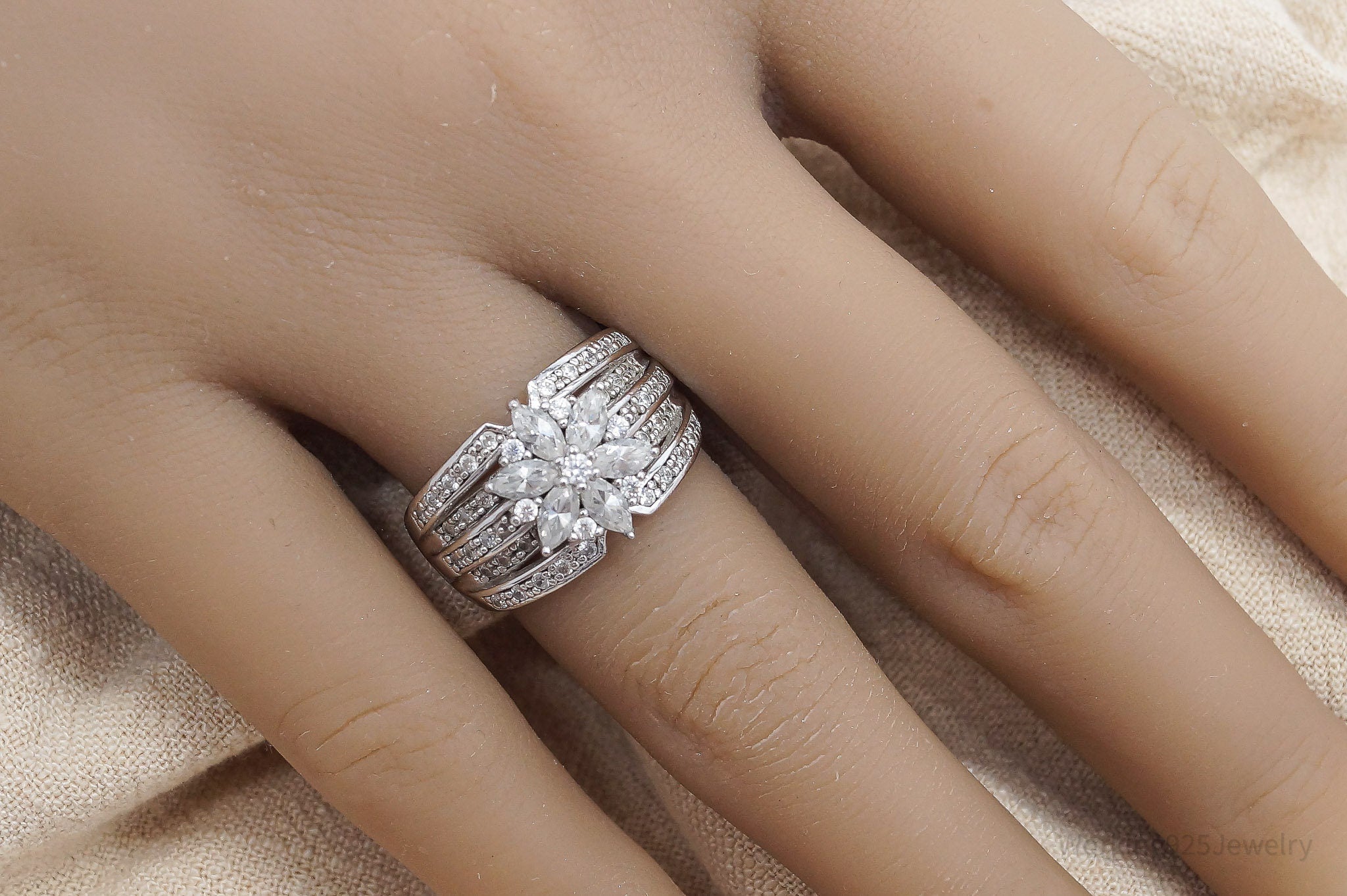 Vintage SW Cubic Zirconia Flower Sterling Silver Ring - Size 7