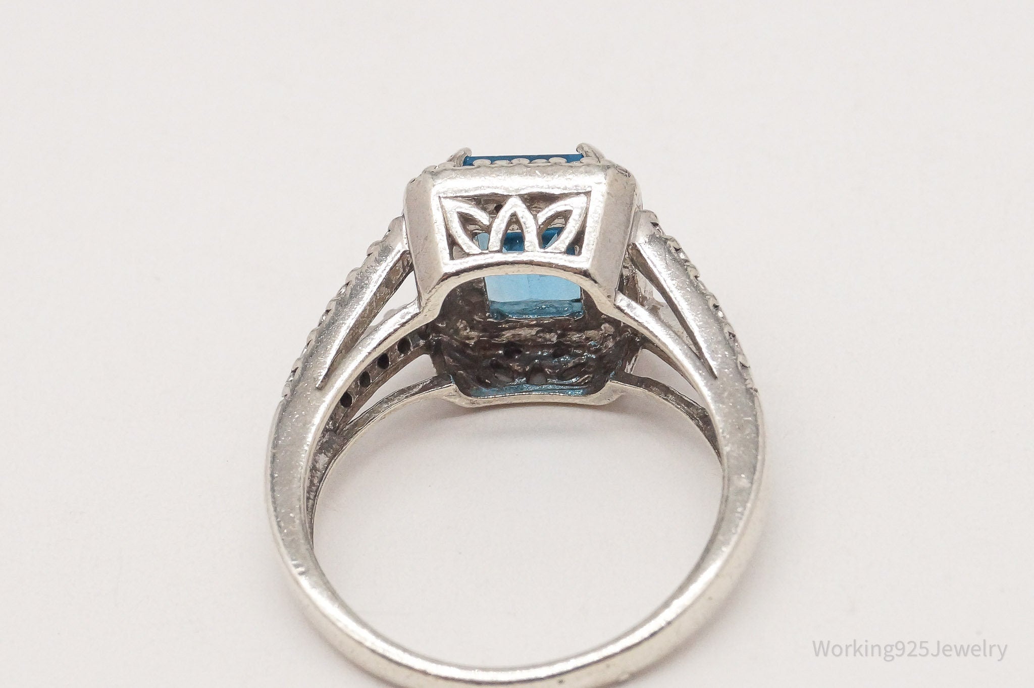 Vintage Blue Topaz Single Diamond Sterling Silver Ring - Size 7