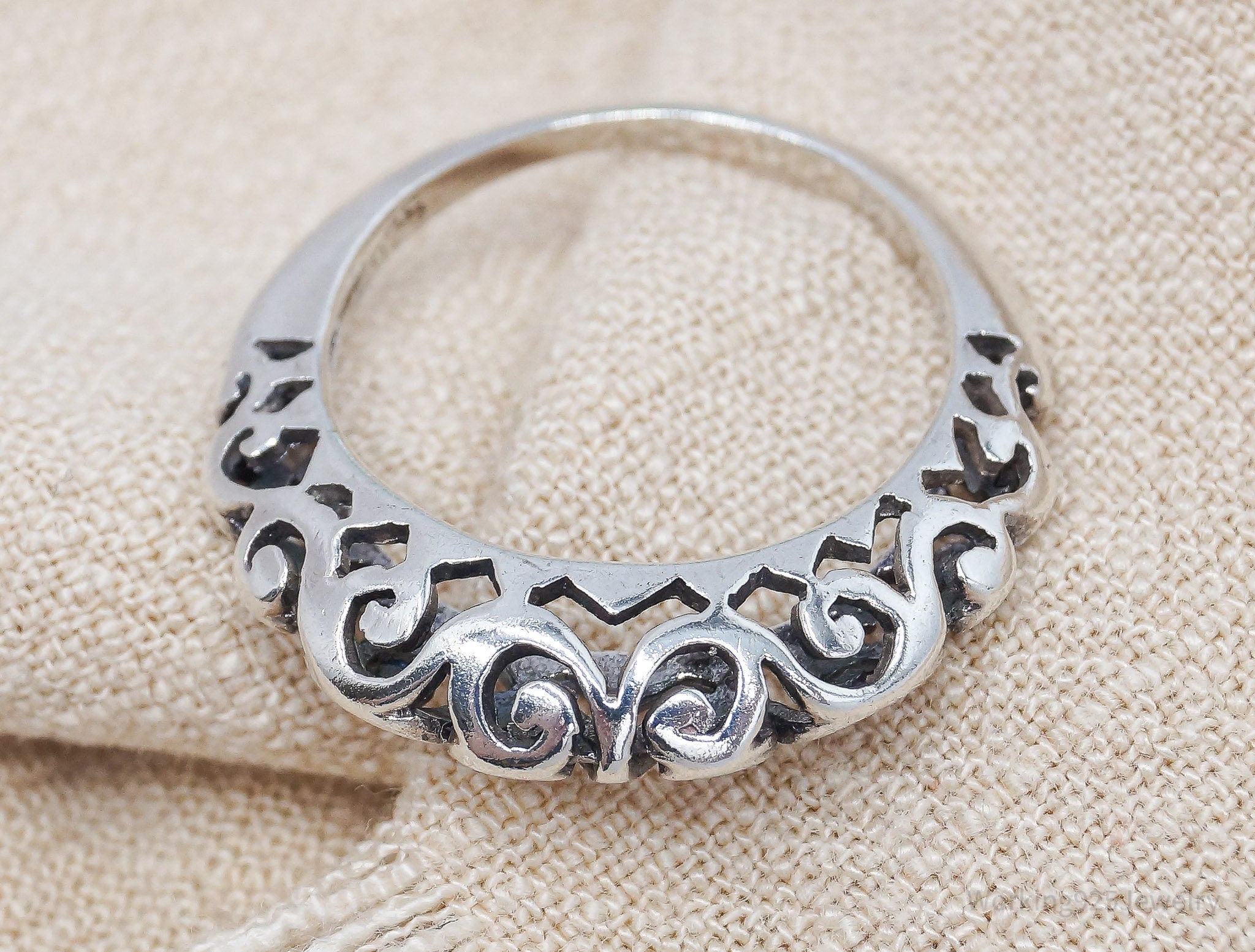 Vintage Tall Scrolls & Swirls Sterling Silver Band Ring - Size 7.75