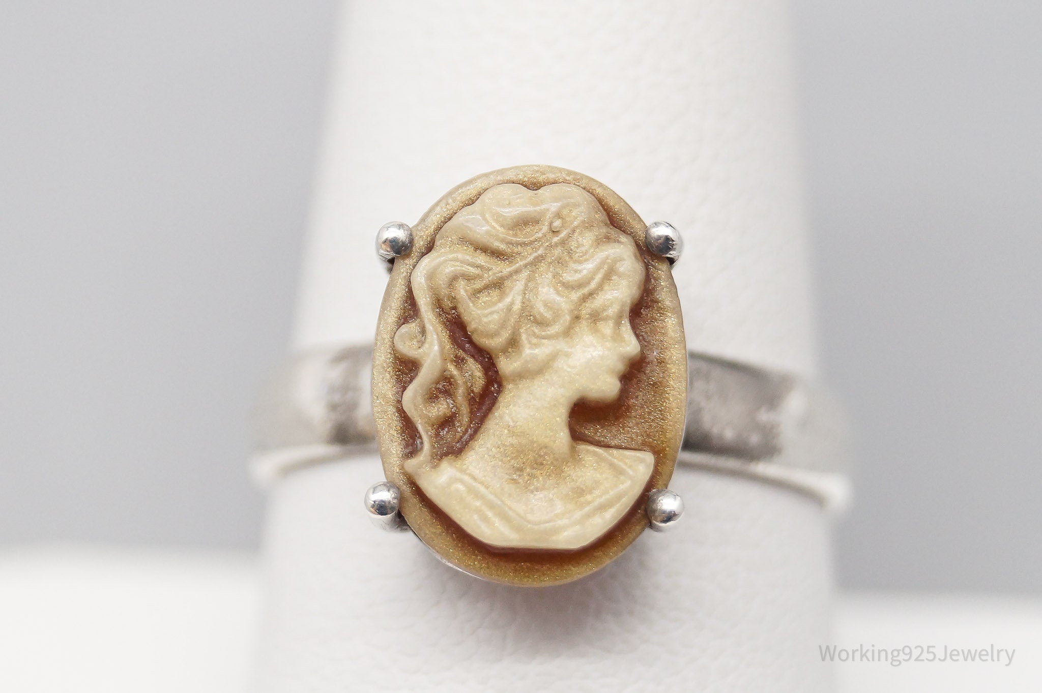 Vintage Carved Shell Lady Cameo Sterling Silver Ring - Size 9