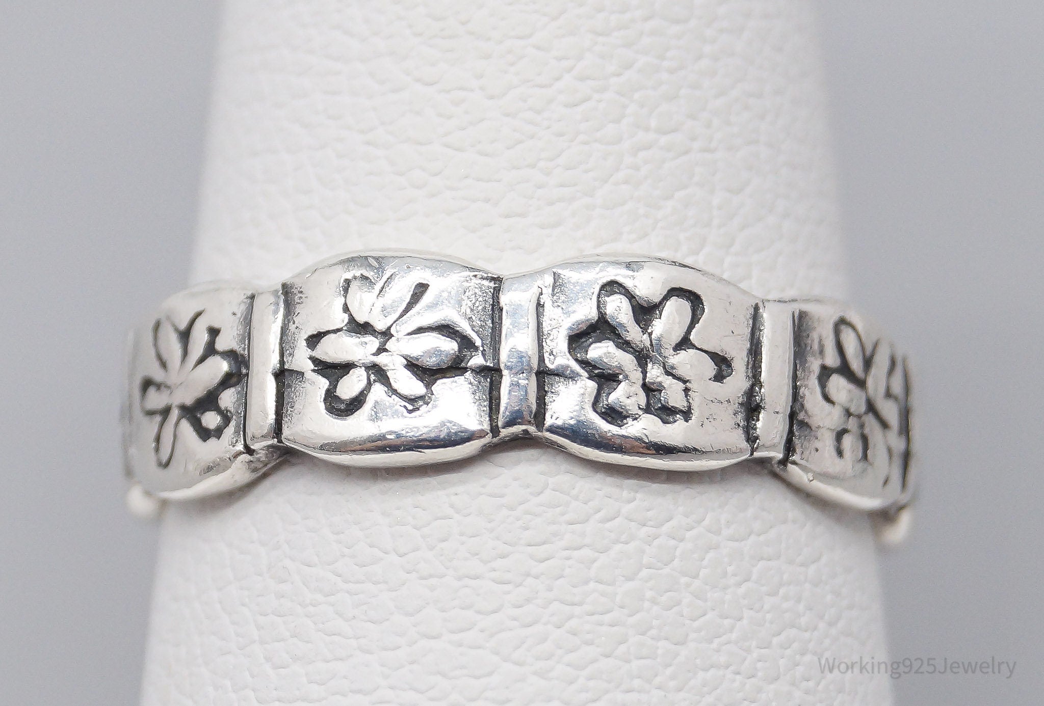 Vintage Trades Flowers Pattern Sterling Silver Band Ring - Size 7.5