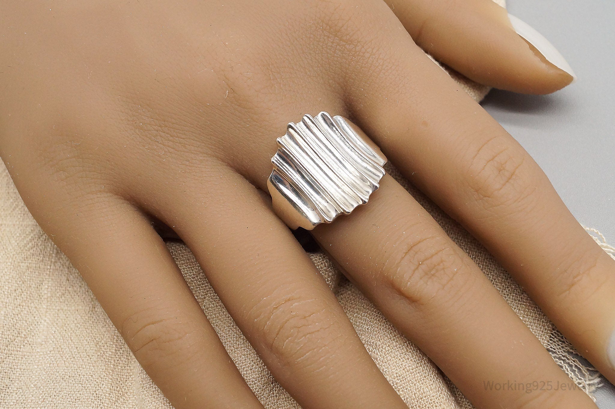 Vintage Modernist Puffy Ribbed Style Sterling Silver Ring - Size 9