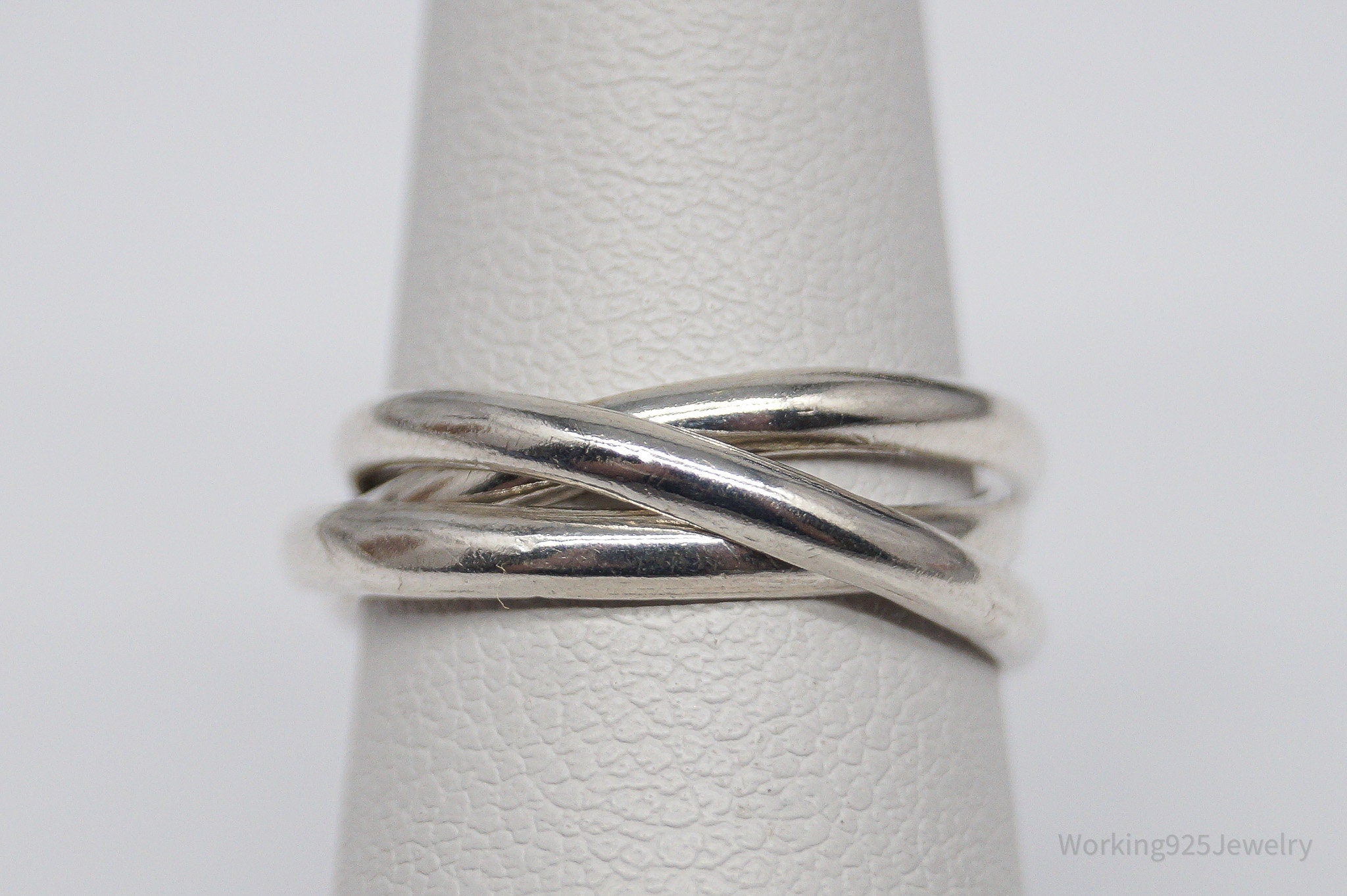 Vintage Intertwined Rings Sleek Modern Sterling Silver Ring - Size 5.5