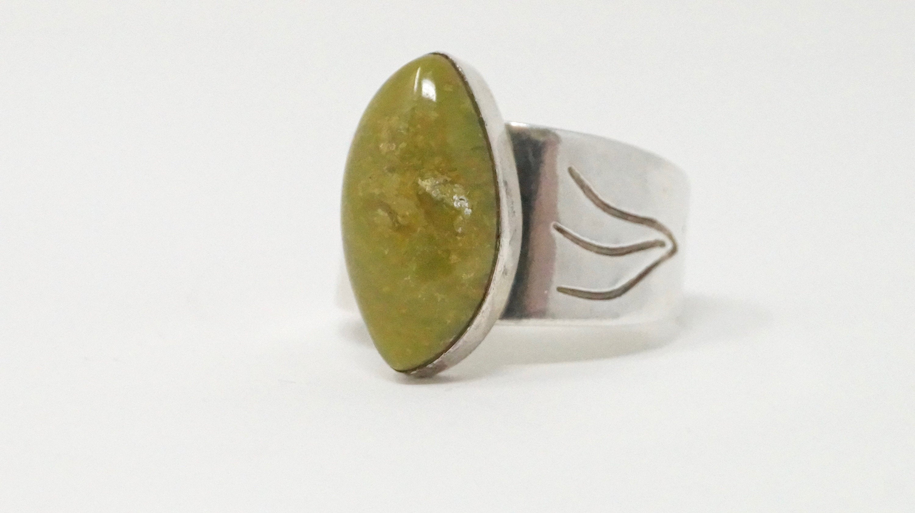 Vtg Desert Rose Trading Moss Green Stone Southwestern Sterling Silver Ring Sz 12