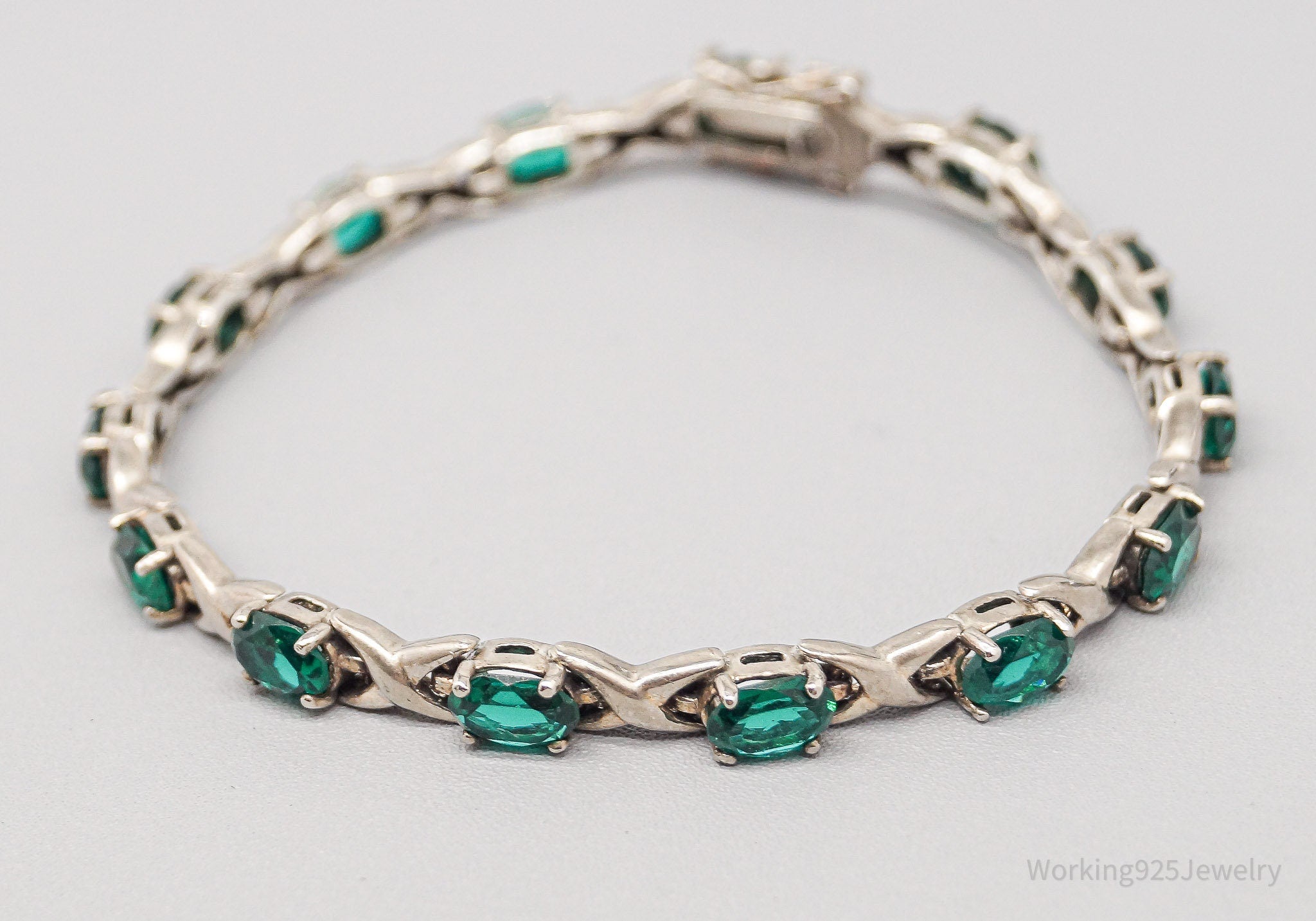 Vintage Green Stone Sterling Silver Bracelet - 7 5/8"