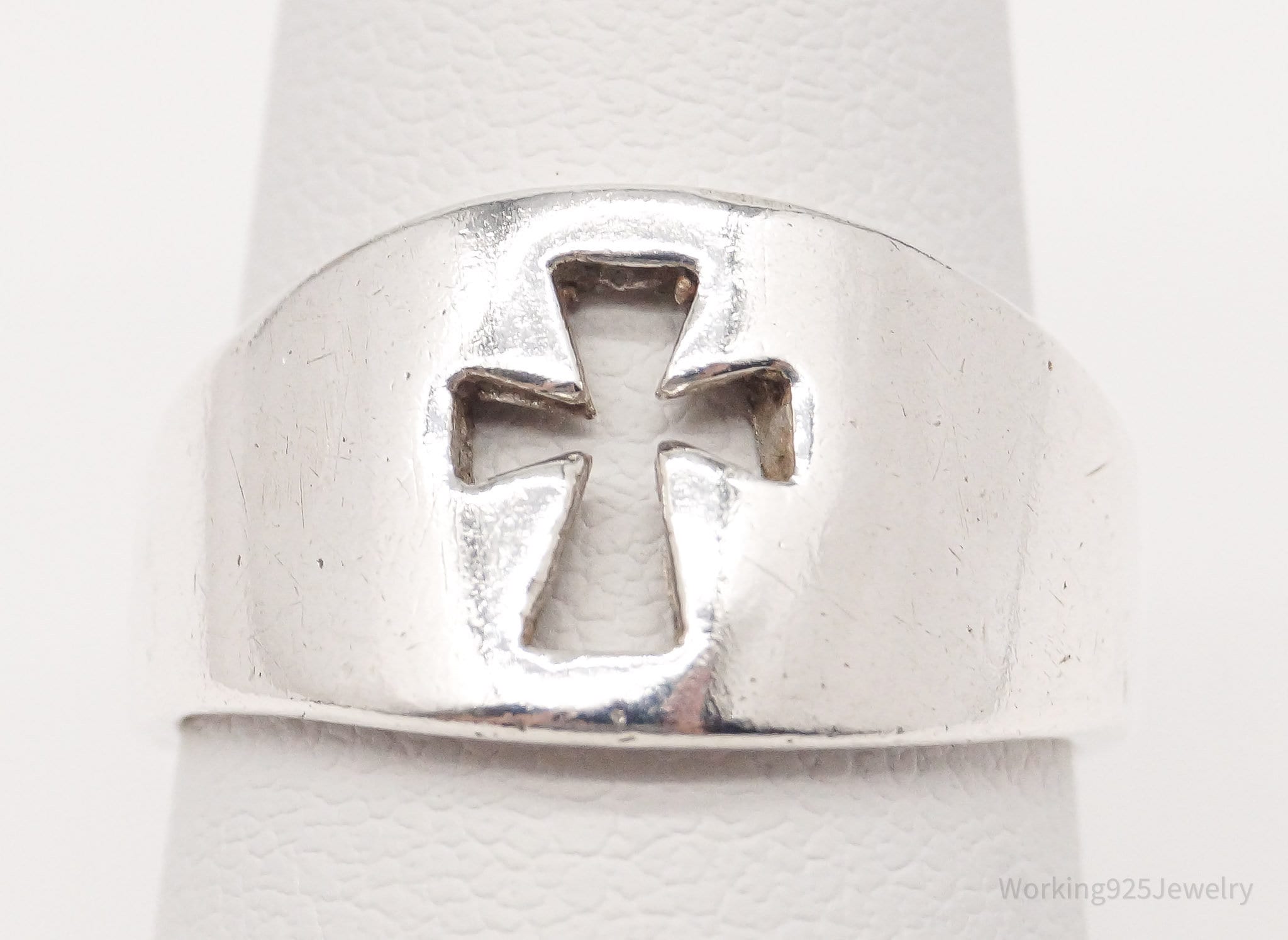 Vintage Cross Cut Out Silver Ring - Size 6.5