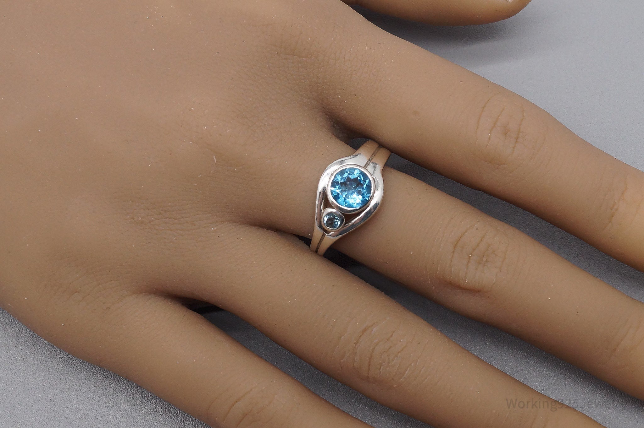 Vintage Blue Topaz Modernist Sterling Silver Ring - Size 8.75