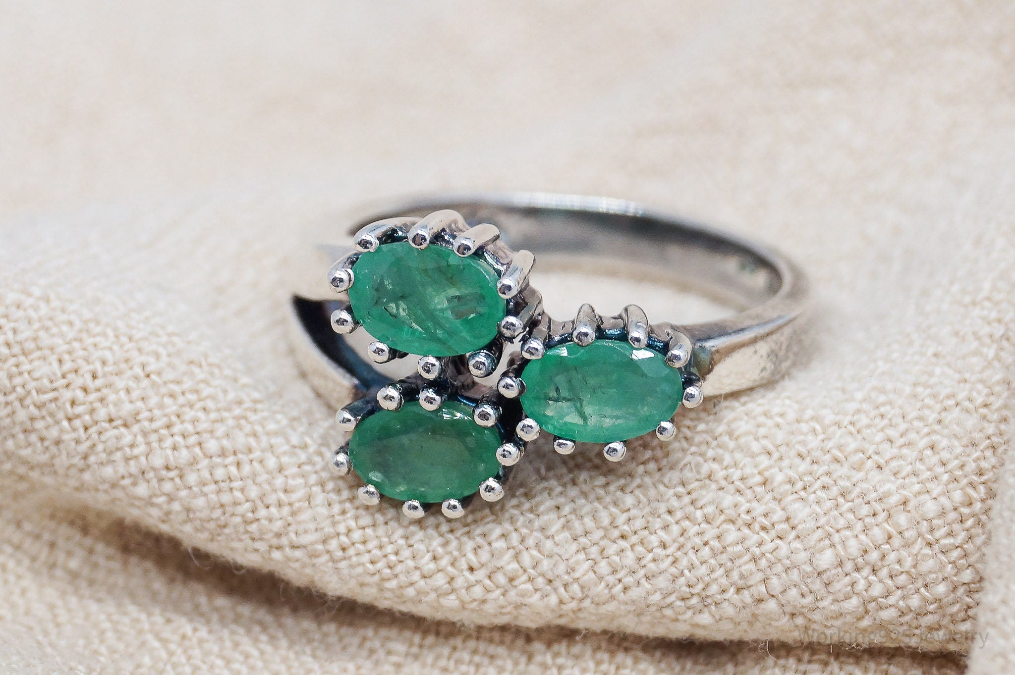 Vintage Emerald Sterling Silver Ring - Size 6.75