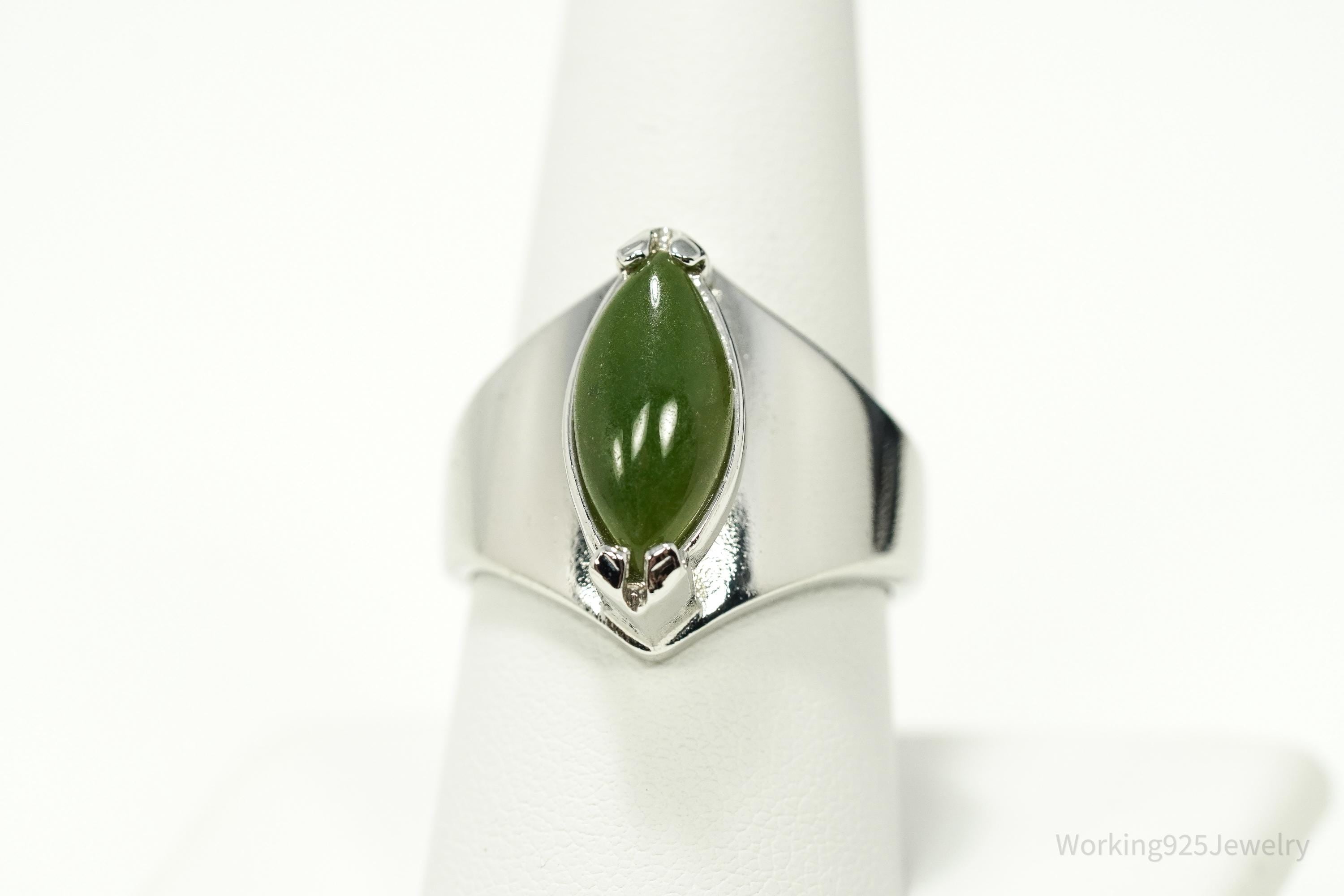 Vintage Nephrite Jade Sterling Silver Ring - Size 9.5