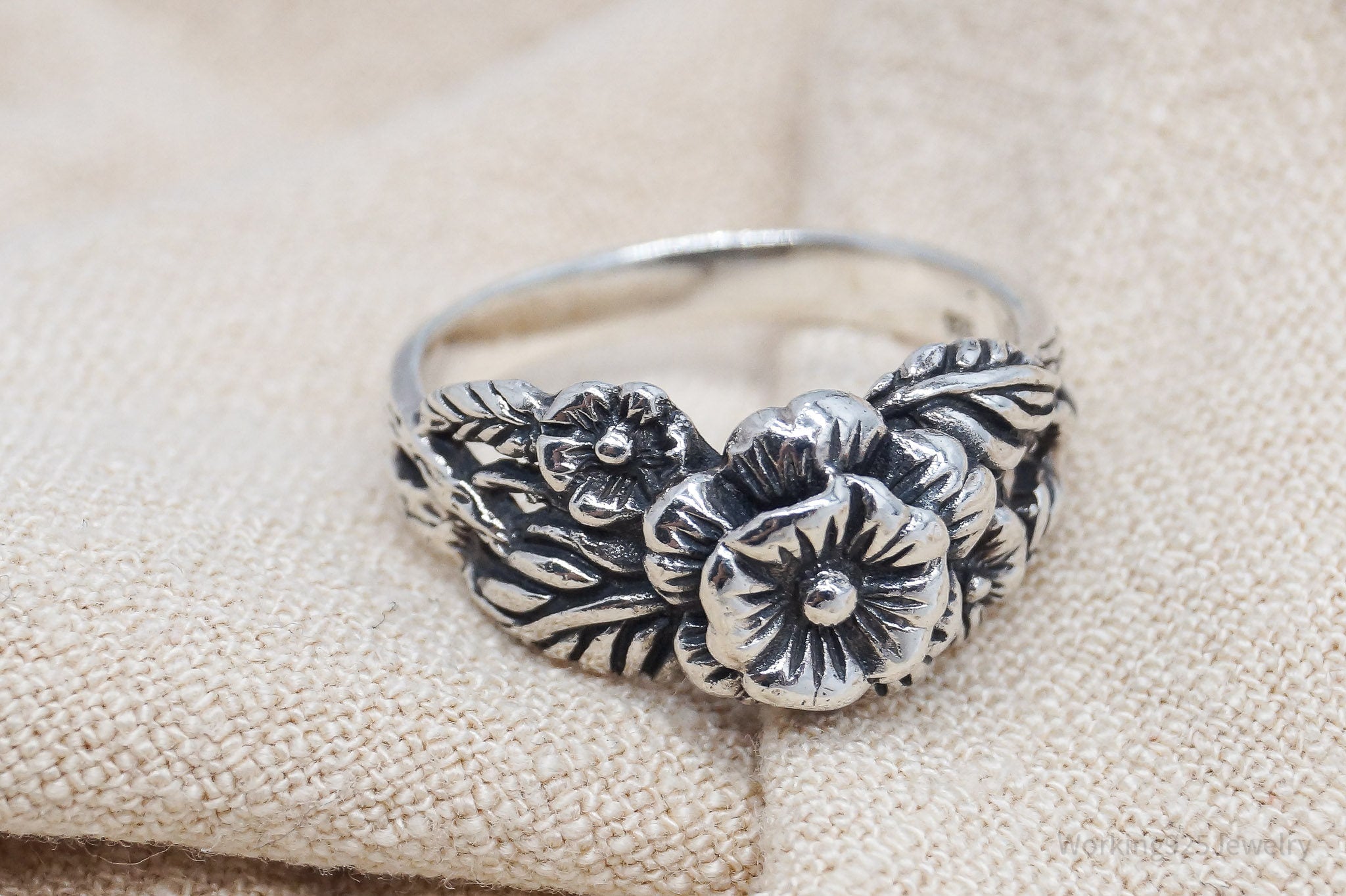 Vintage Flowers Sterling Silver Ring - Size 8.25