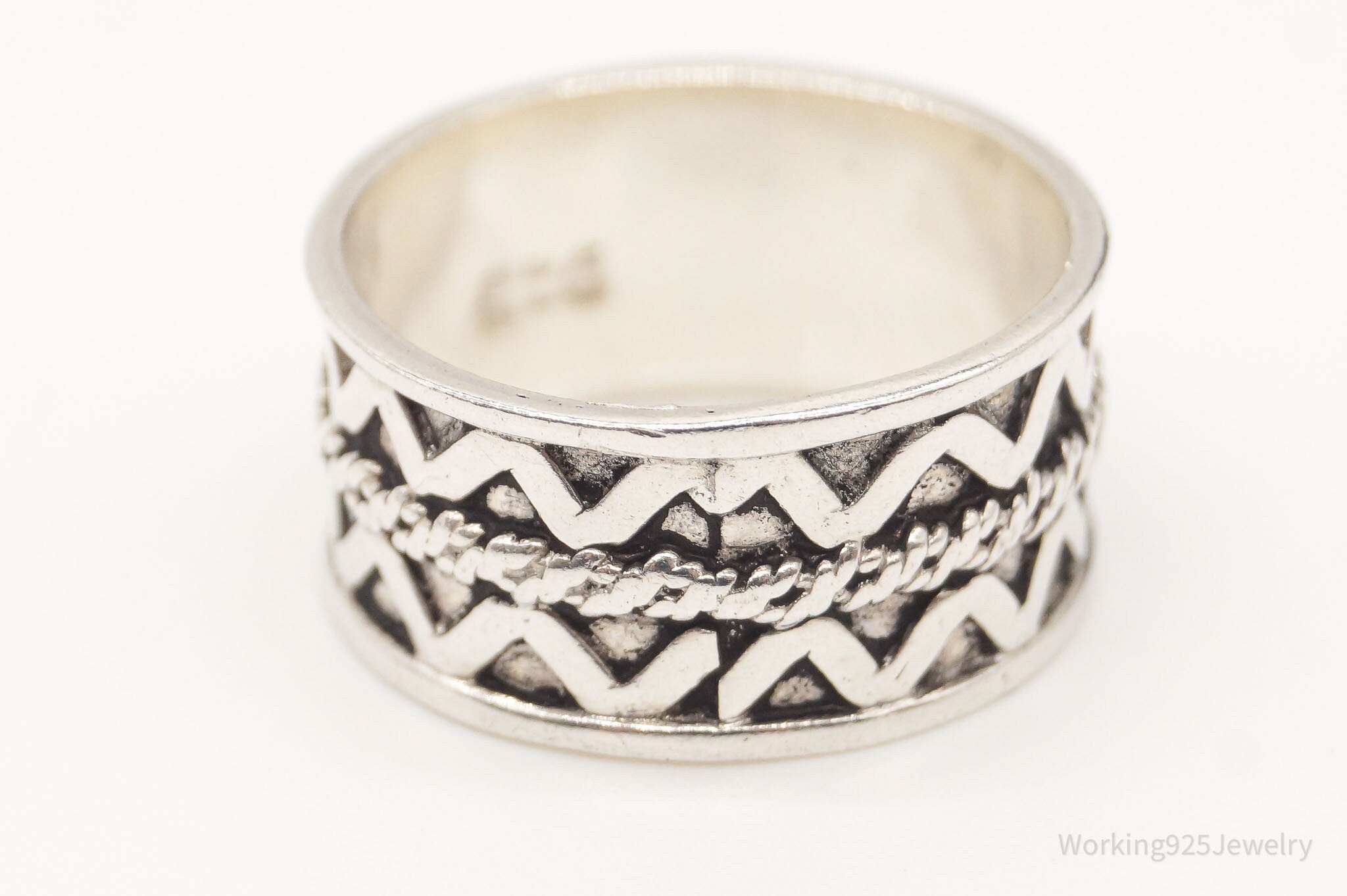 Vintage Zig Zag Pattern Sterling Silver Band Ring - Size 7.25