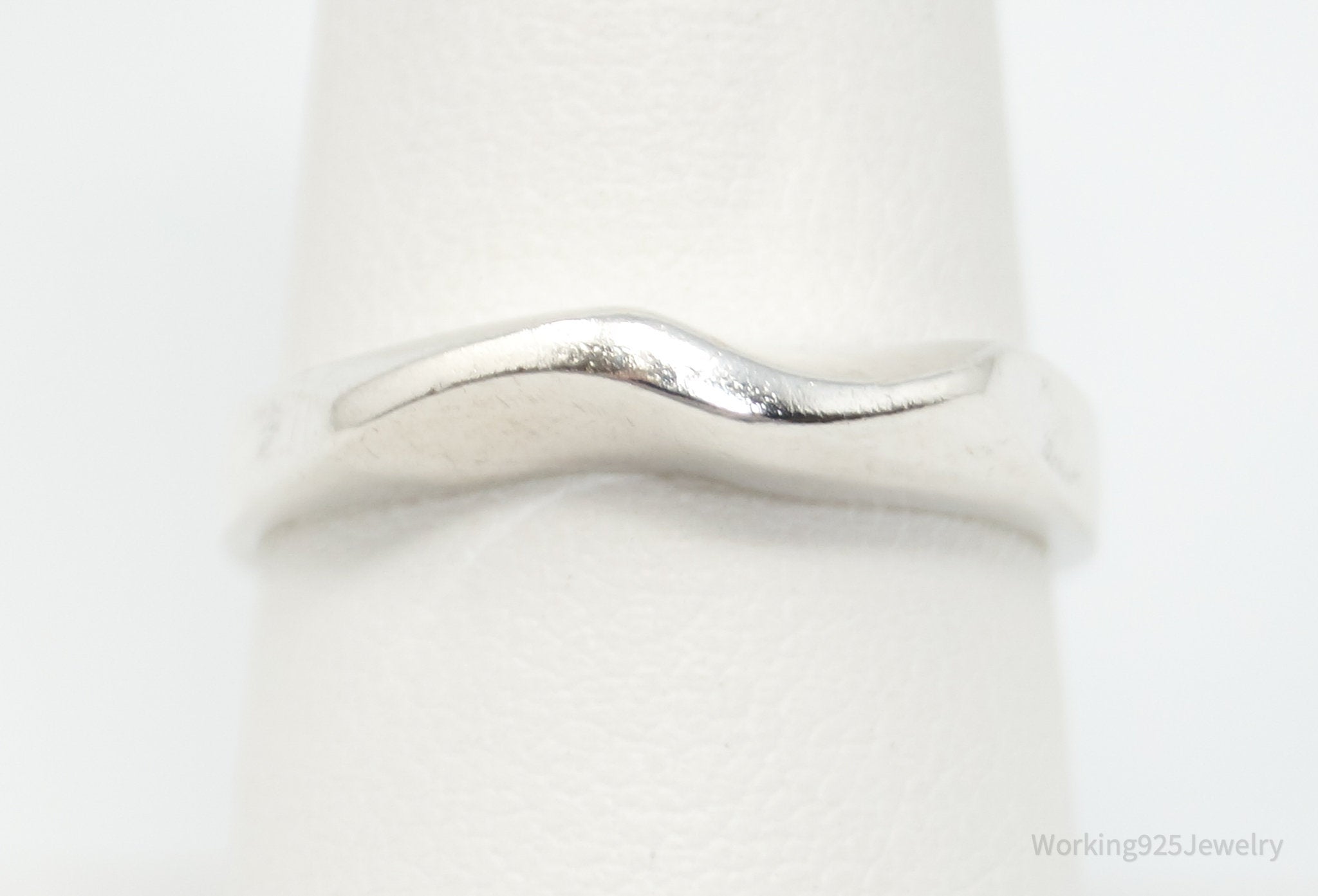 Vintage Modernist Style Wave Minimalist Sterling Silver Ring - Size 8