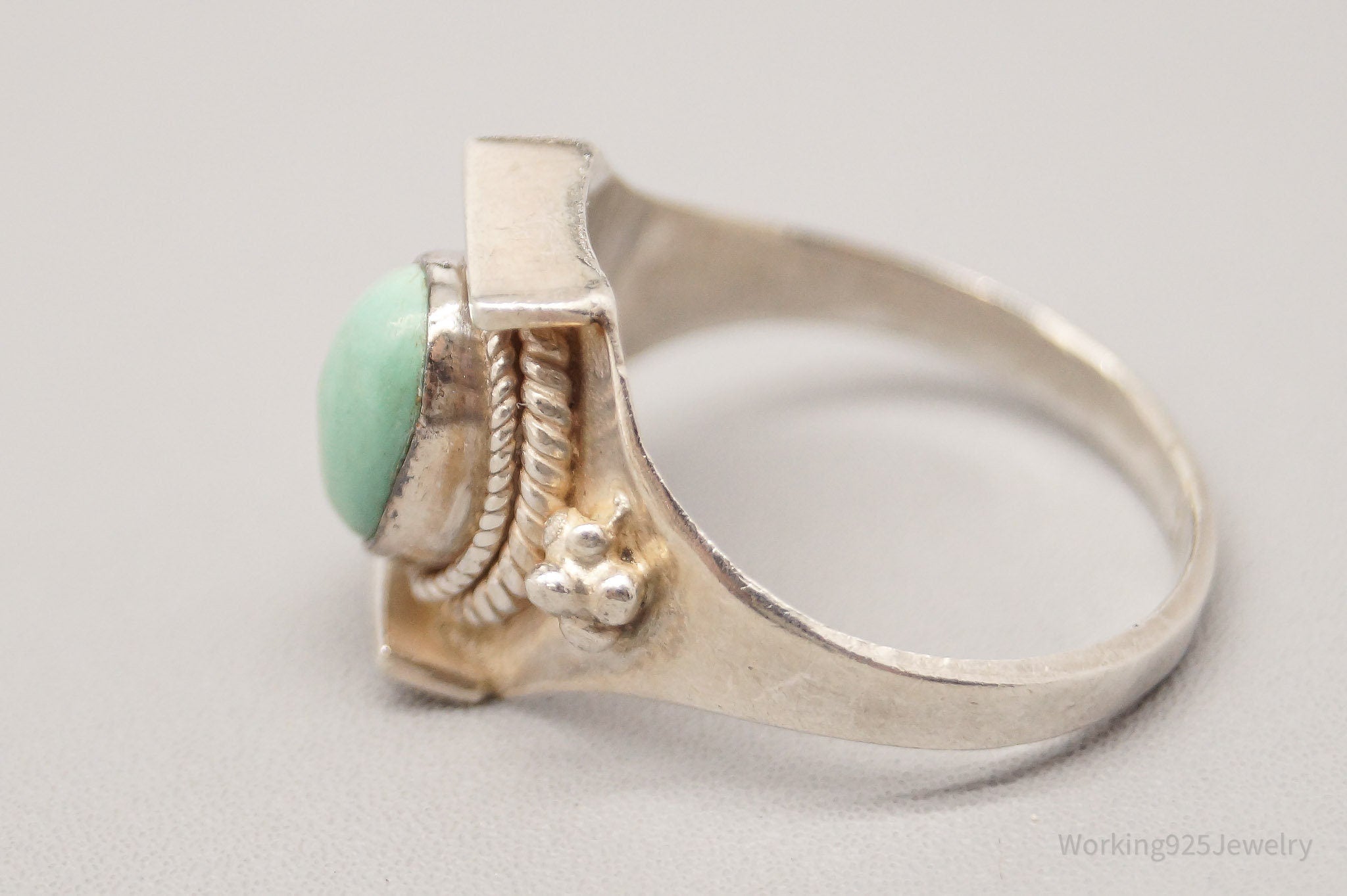 Vintage Turquoise Sterling Silver Ring - Size 8.25