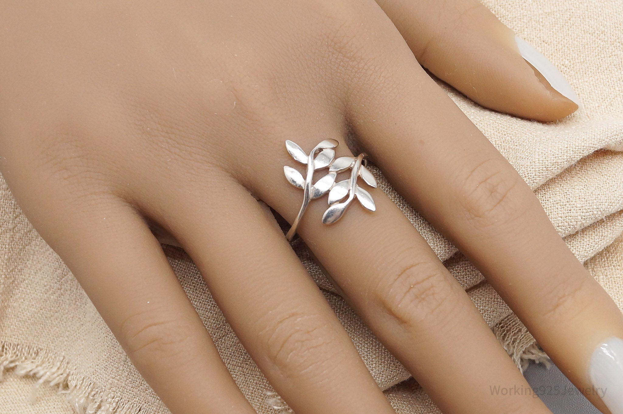 Vintage Wrapping Vines Sterling Silver Ring - Size 9.25