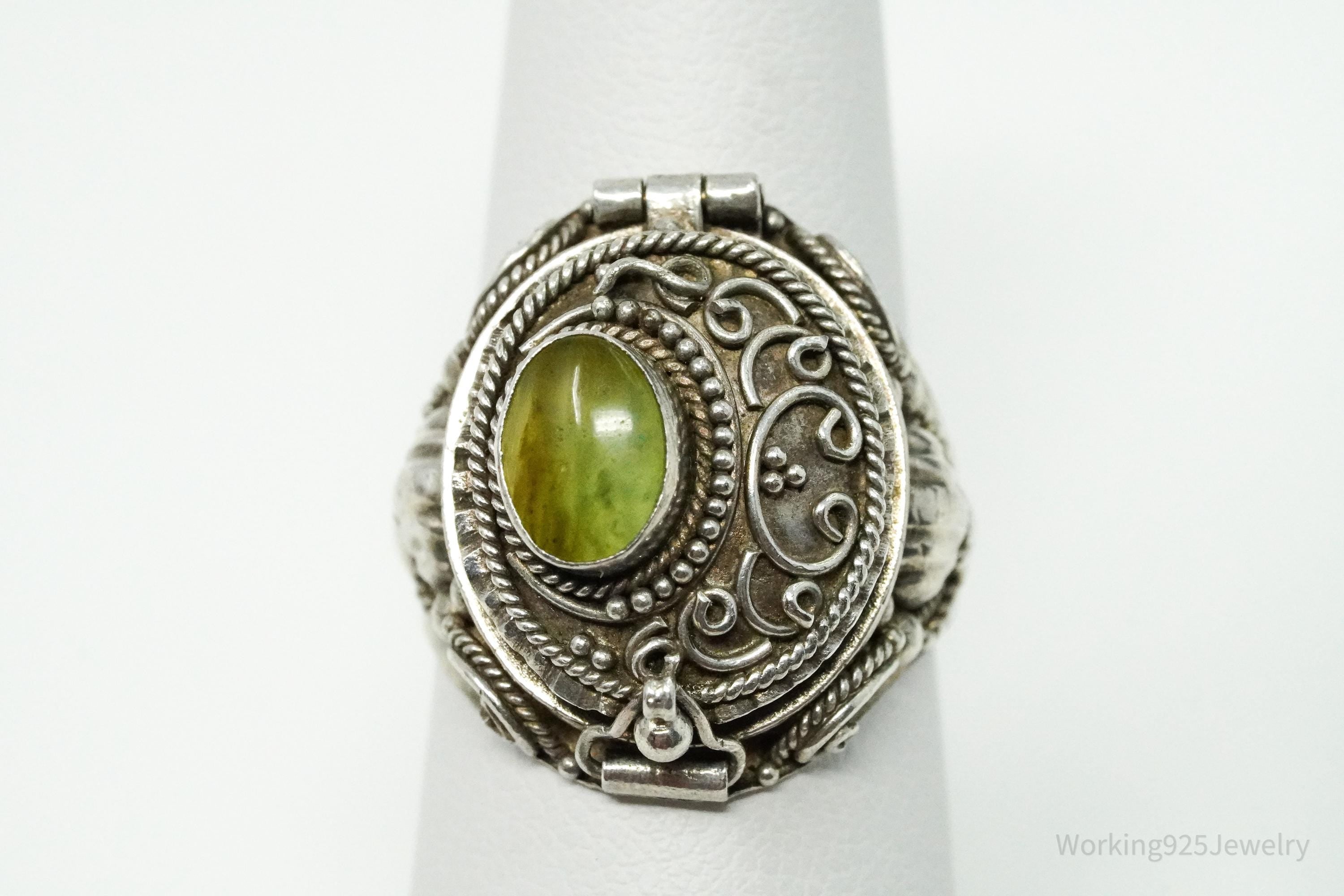 Vintage Green Stone Filigree Ornate Locket Sterling Silver Ring - Size 6.5