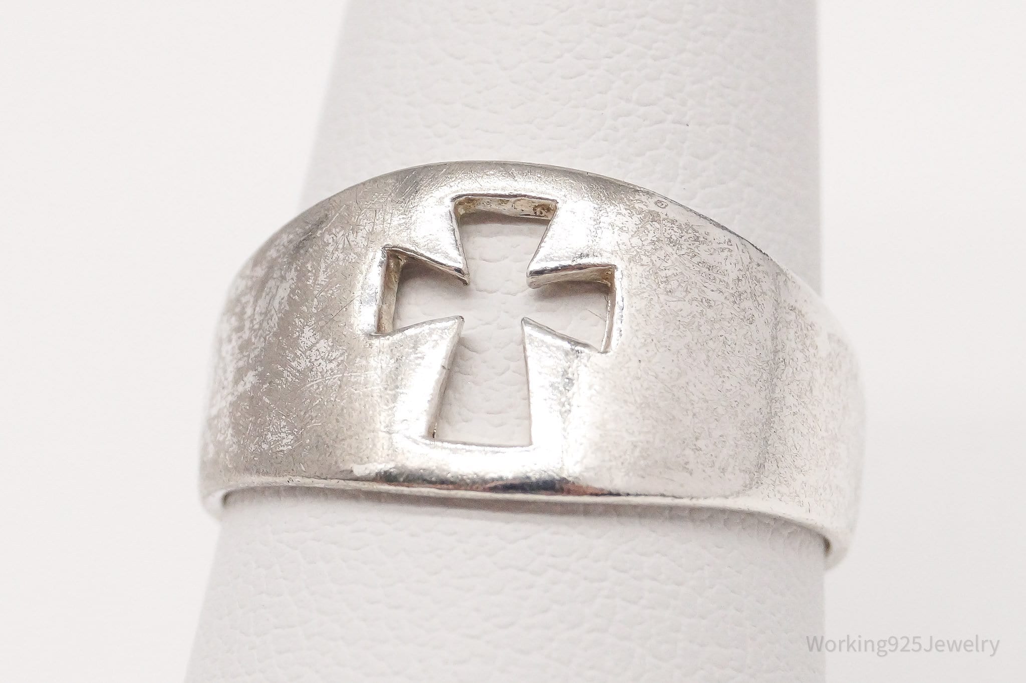 Vintage Cross Cut Out Sterling Silver Ring - Size 8.5