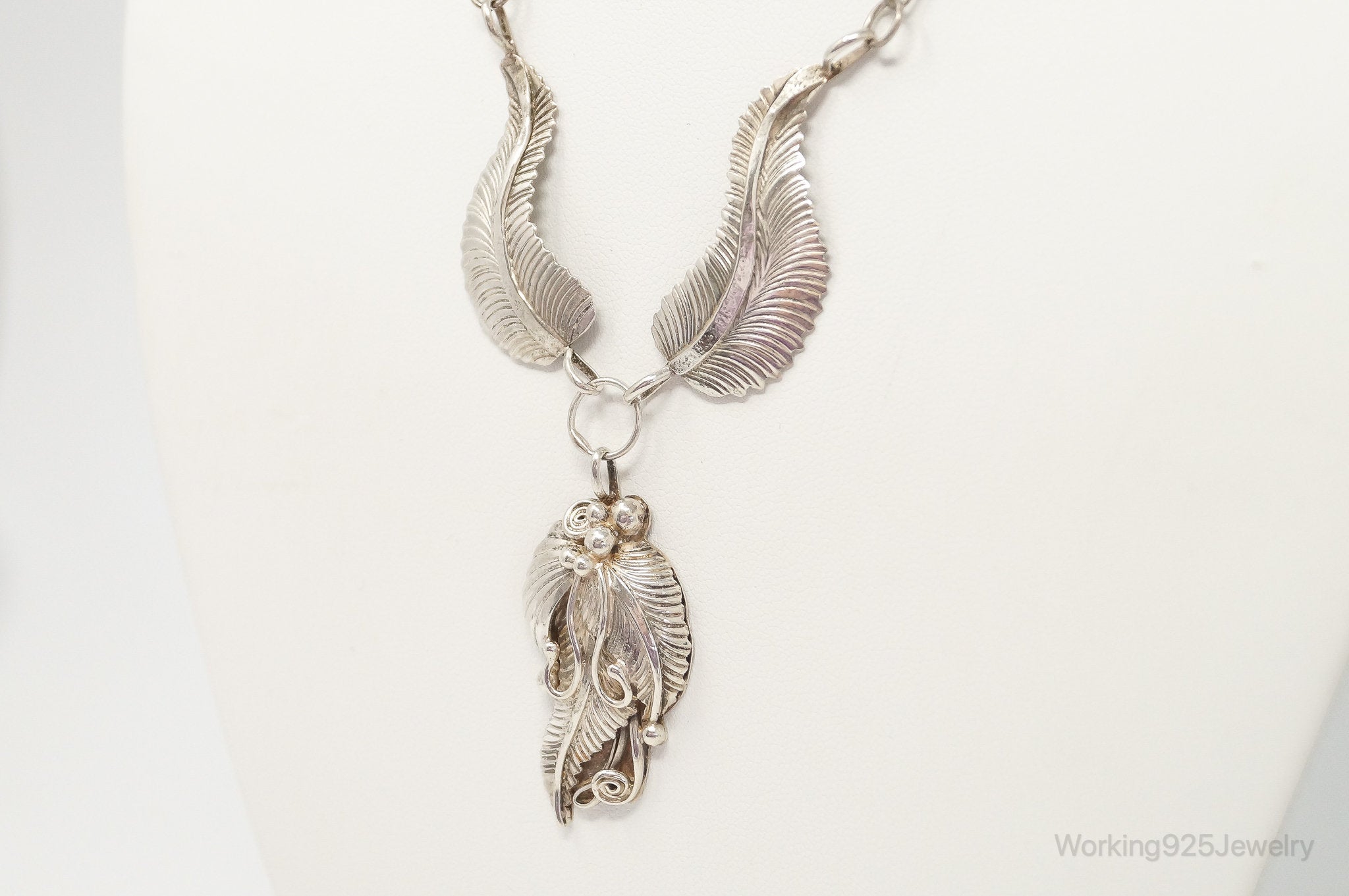 Vintage Native America F Handmade Feathers Design Sterling Silver Necklace