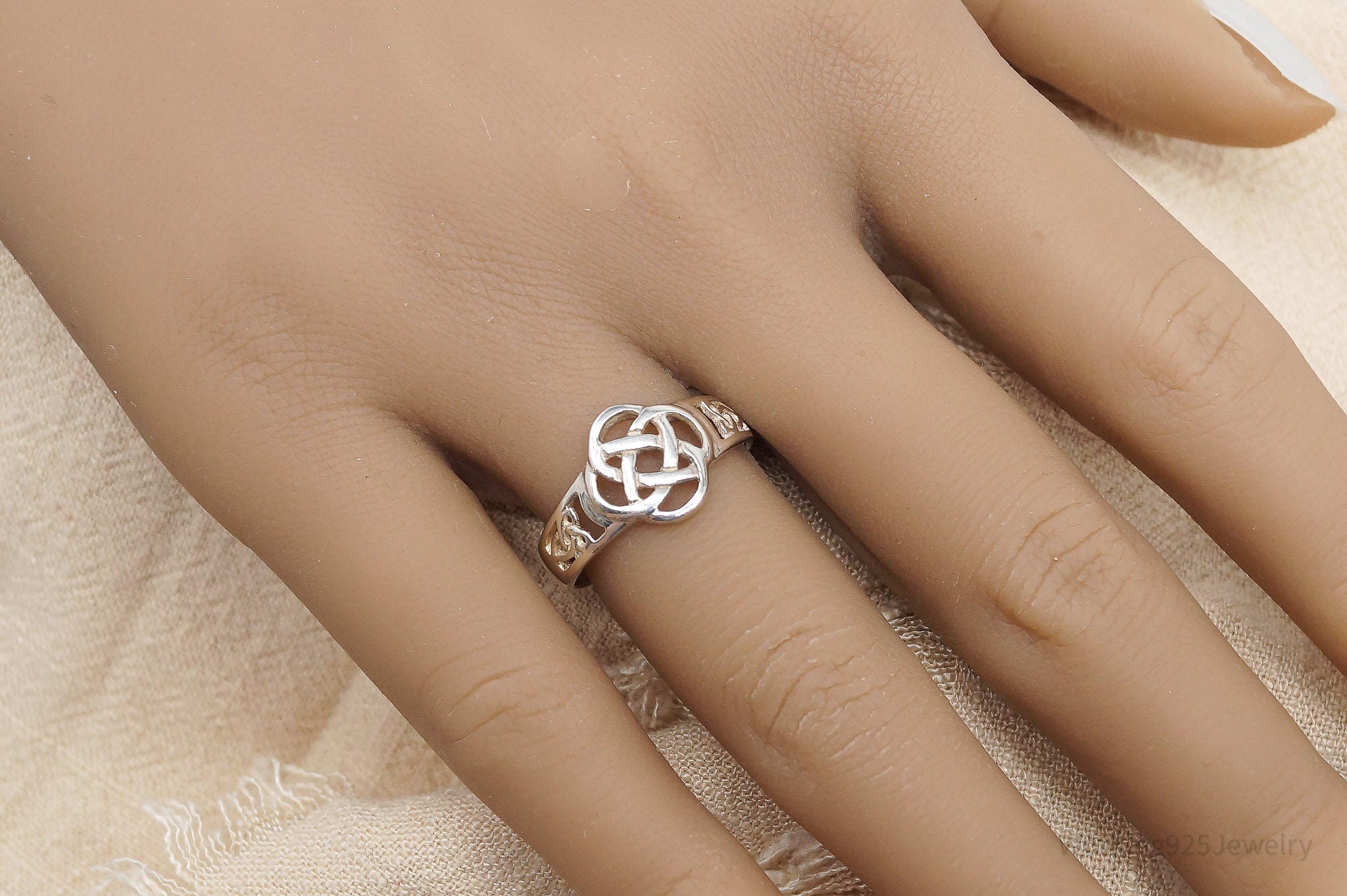 Vintage Celtic Knots Sterling Silver Ring - Size 8