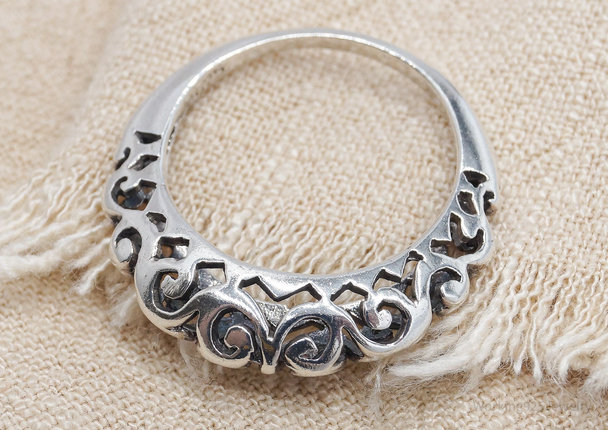 Vintage Tall Scrolls & Swirls Sterling Silver Band Ring - Size 7.75