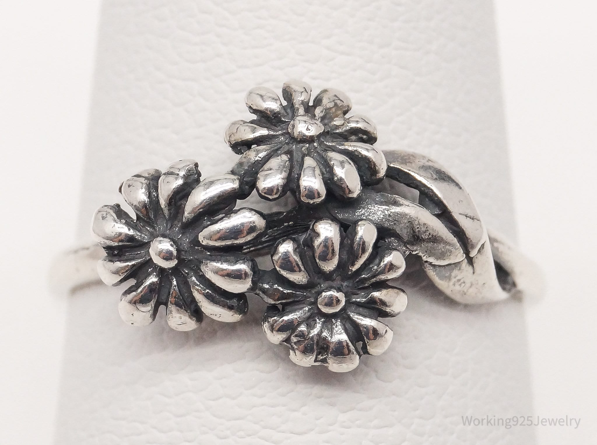 Vintage Flowers Silver Ring - Size 5.75