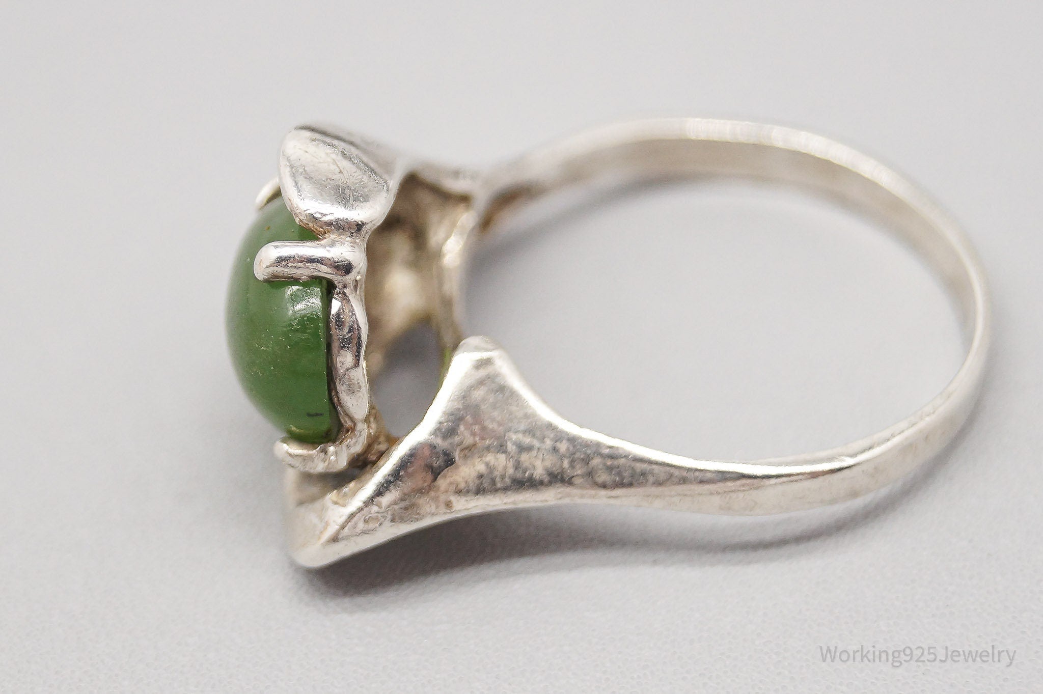 Vintage Green Nephrite Modernist Sterling Silver Ring - Size 8