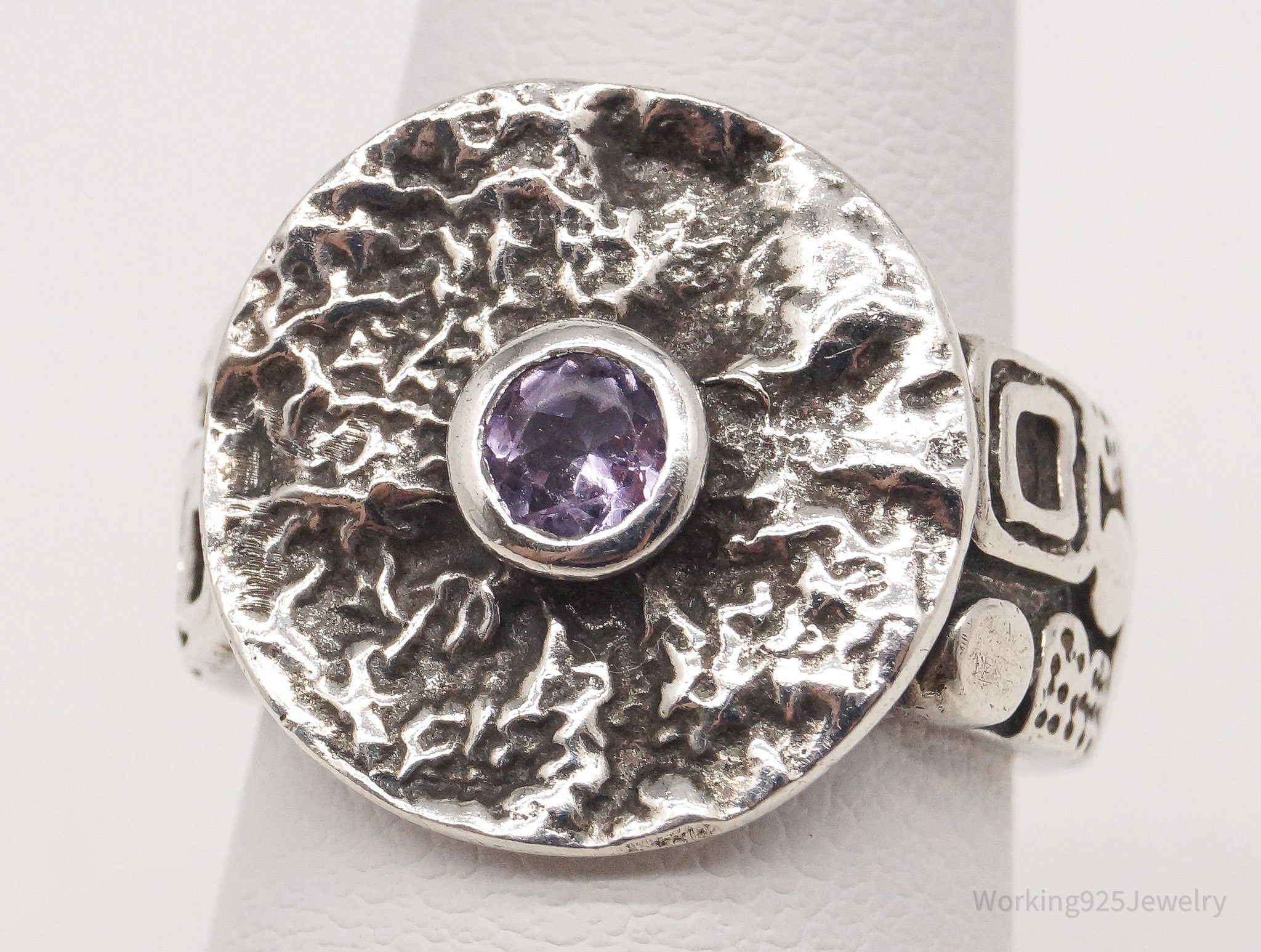 Vintage Ripple Medallion Amethyst Sterling Silver Ring - Size 5.25