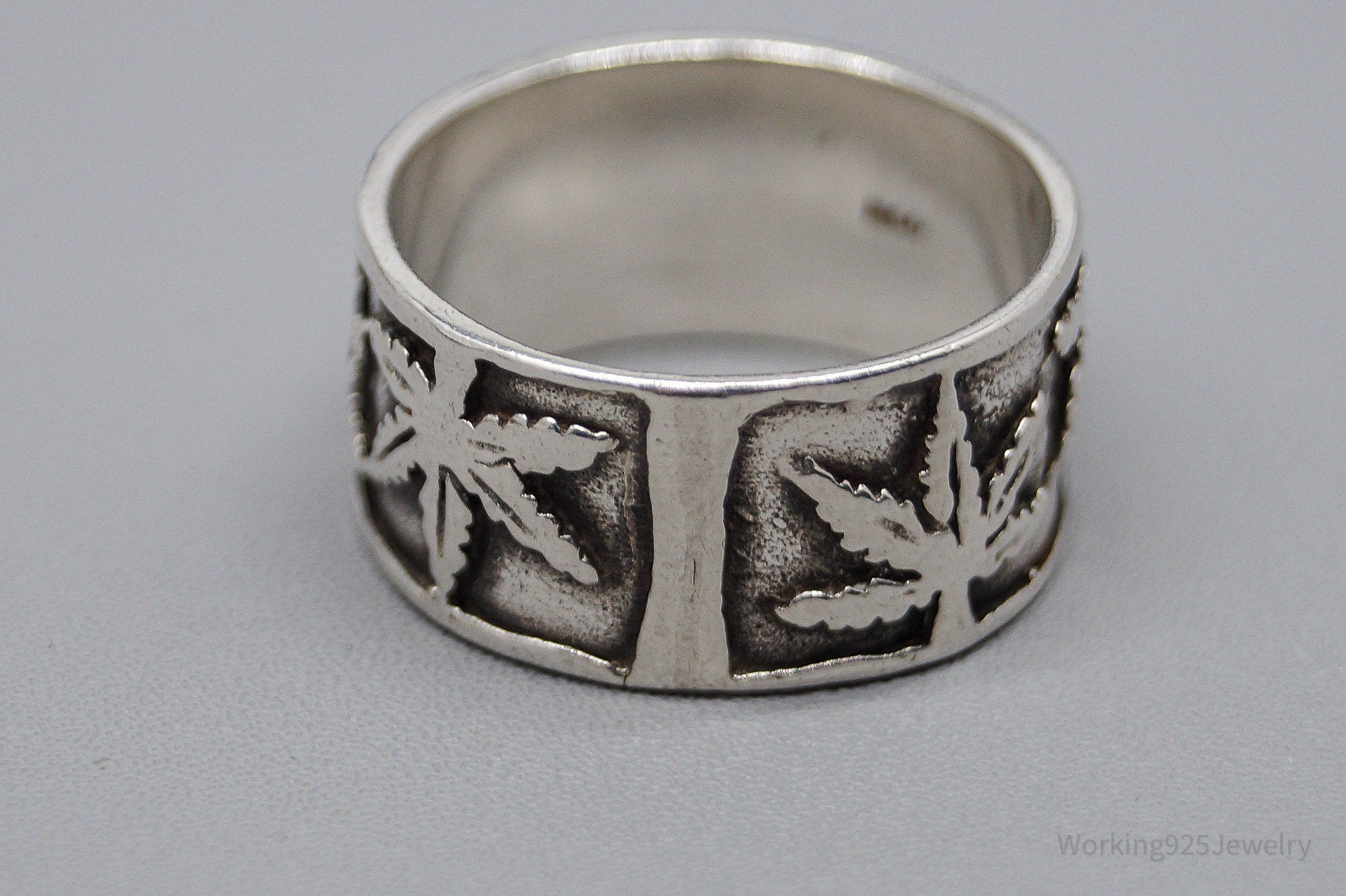 Vintage Medical Marijuana Pot Plant Weed Sterling Silver Ring - Size 7.5
