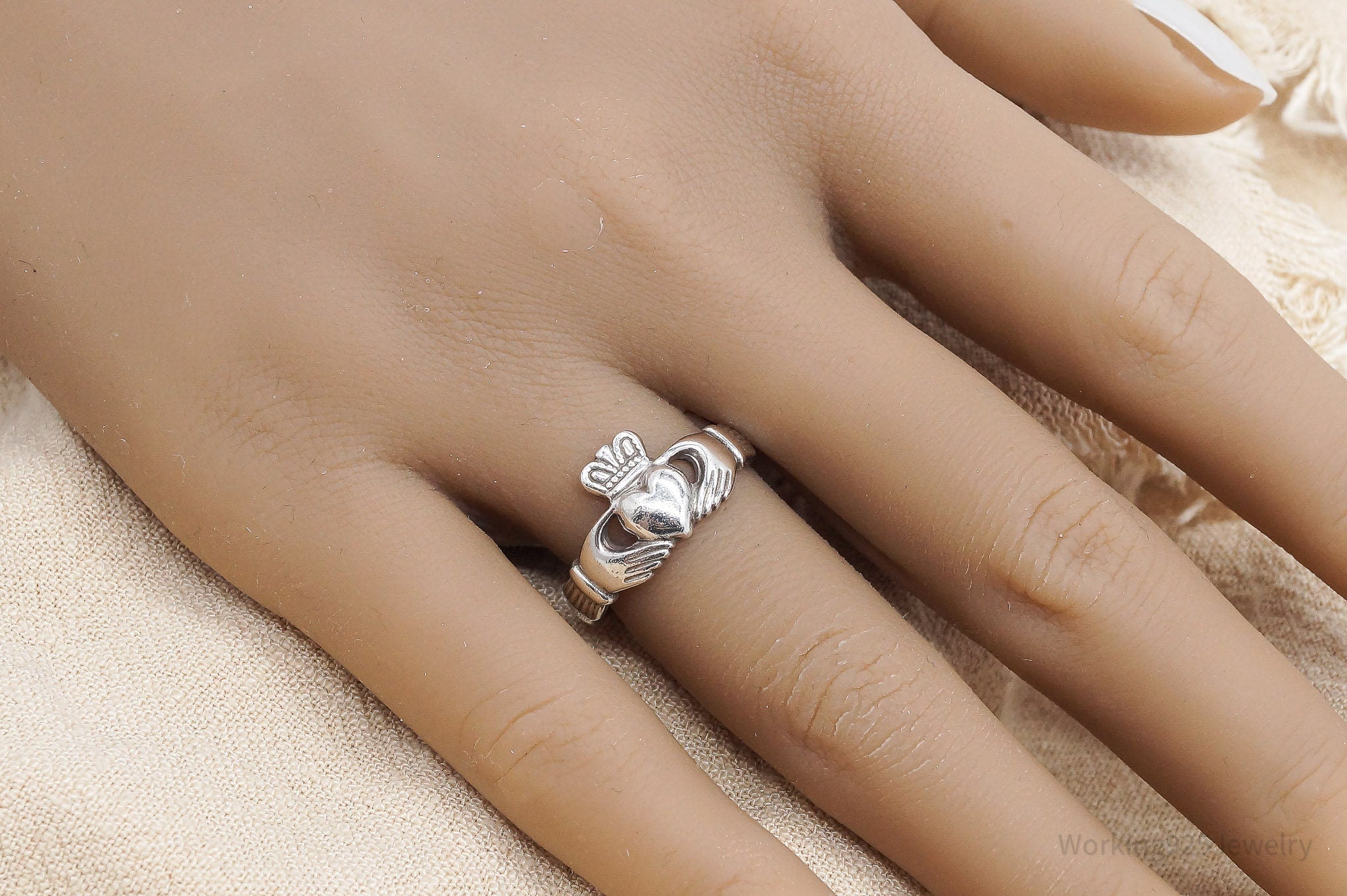 Vintage Ireland Designer SD Claddagh Sterling Silver Ring - Size 7.75