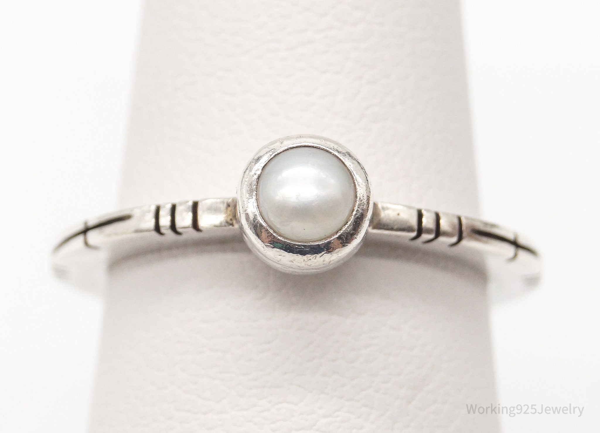 Vintage Pearl Silver Modernist Ring - Size 6.75