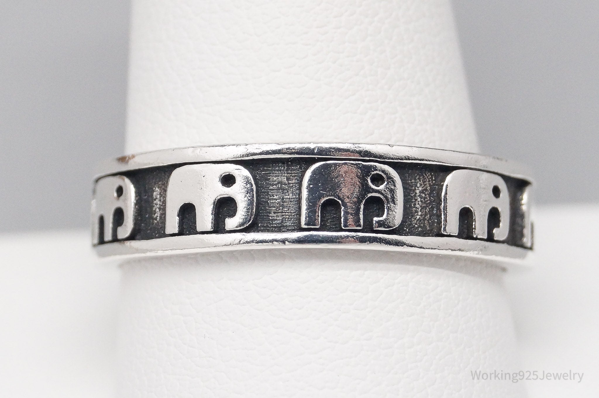 Vintage Modernist Elephants Pattern Sterling Silver Band Ring - Size 11.5