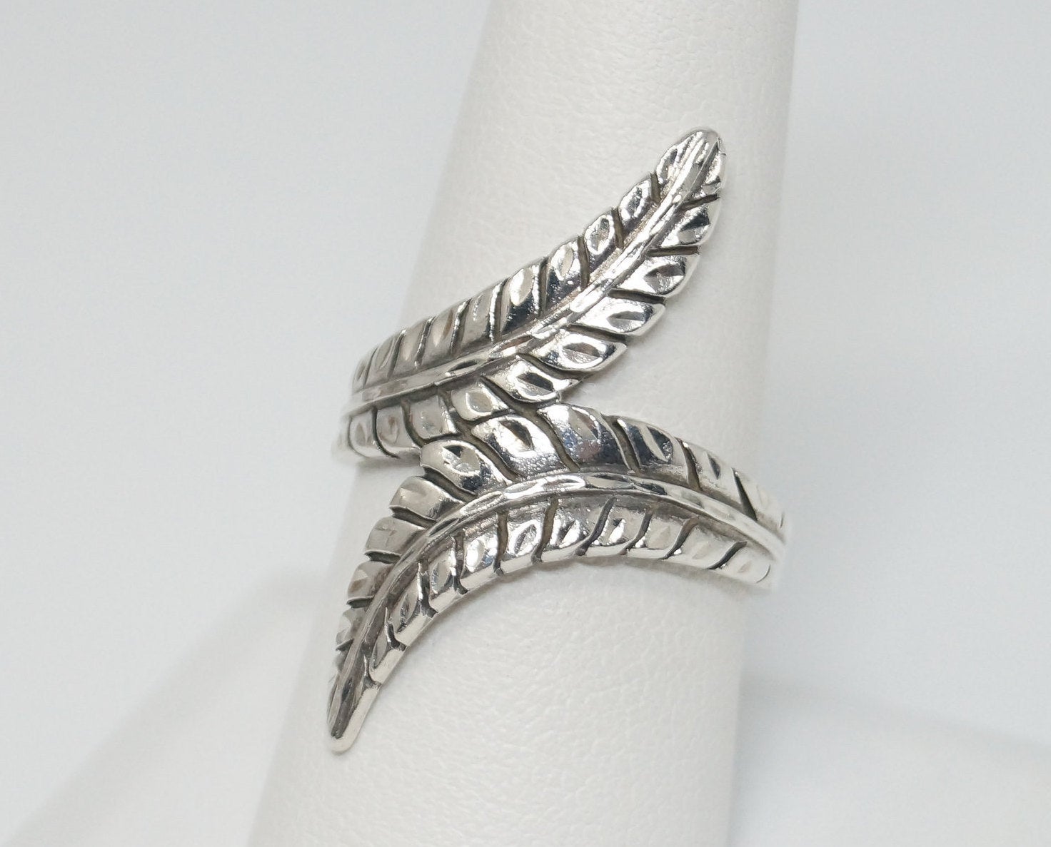 Vintage Native American Signed Feather Wrap Sterling Silver Ring - Size 8.75