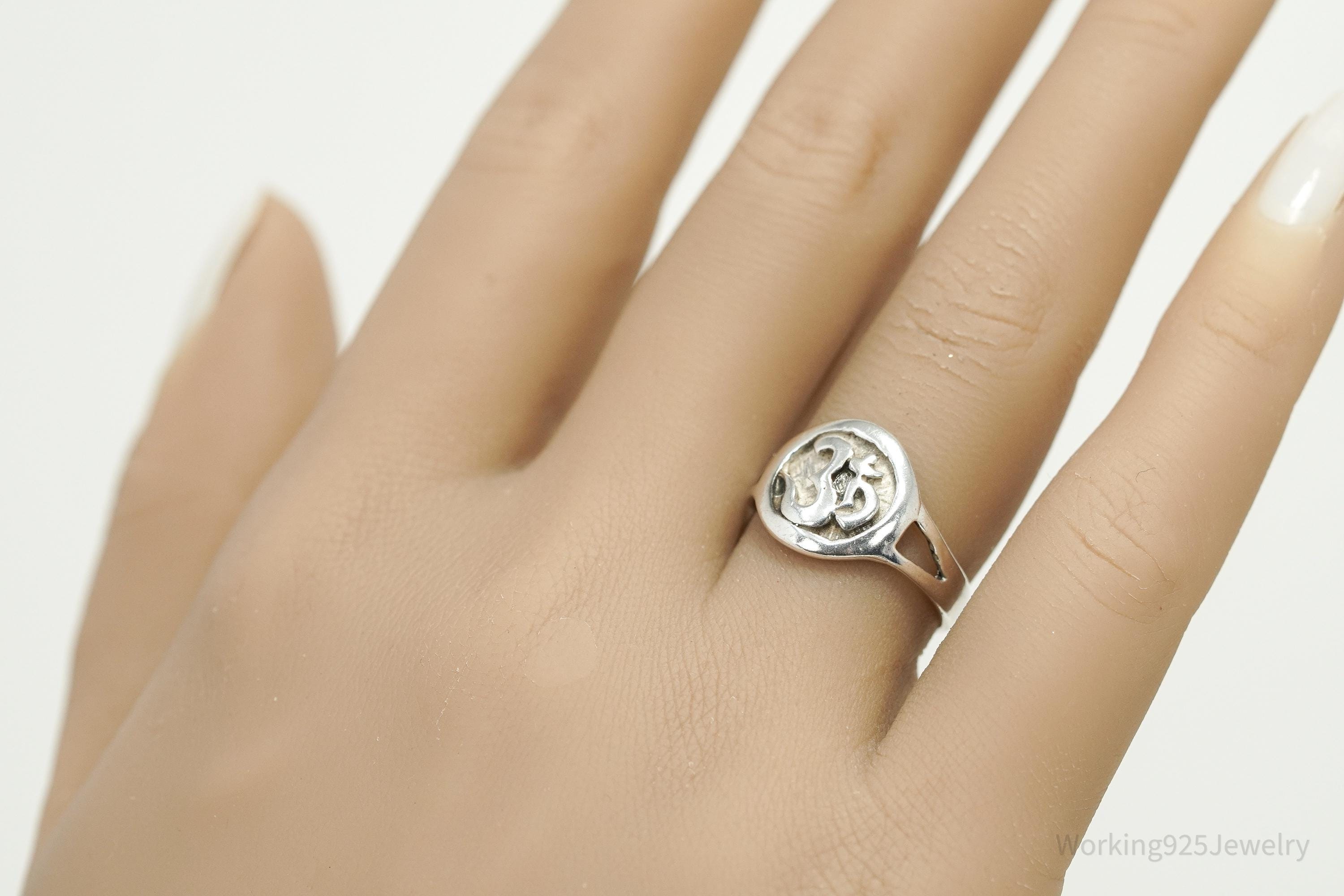 Vintage Om Symbol Sterling Silver Ring - Size 7.25