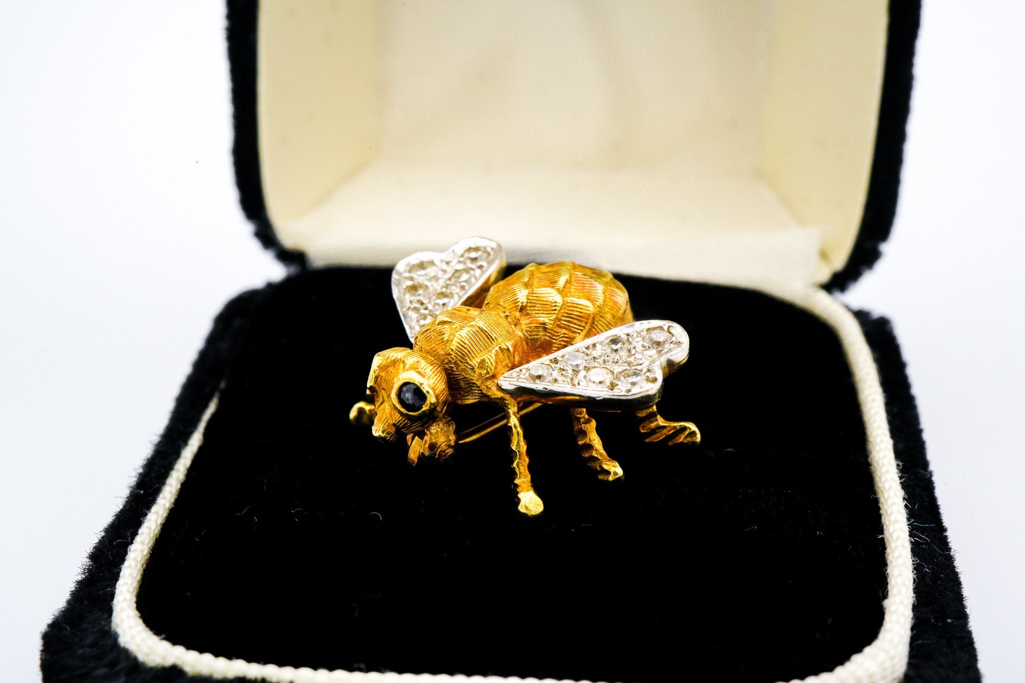 18K Yellow & 14K White Gold Diamond and Sapphire Bee Pin