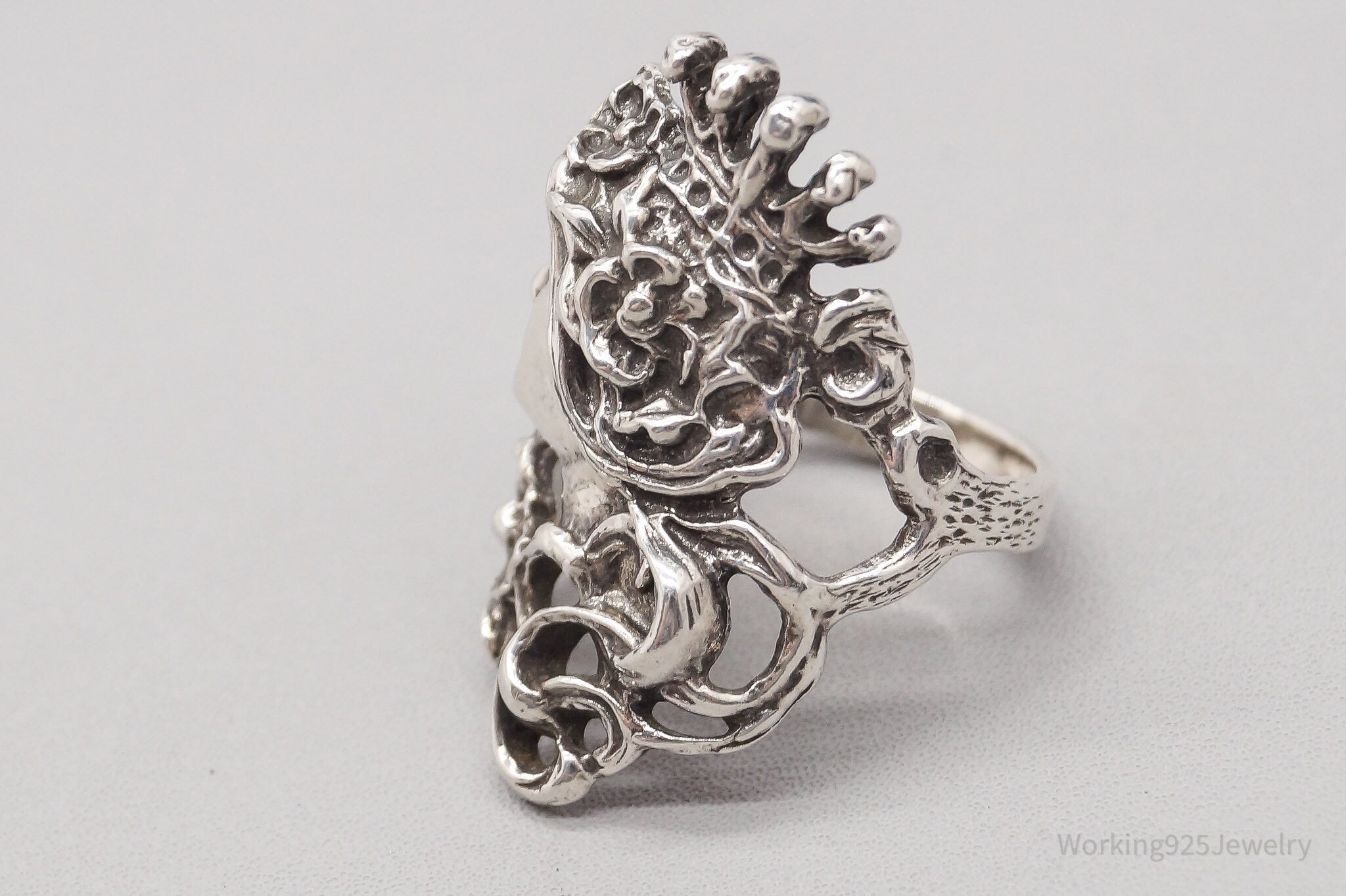 Vintage Art Nouveau Style Queen Sterling Silver Ring - Size 7