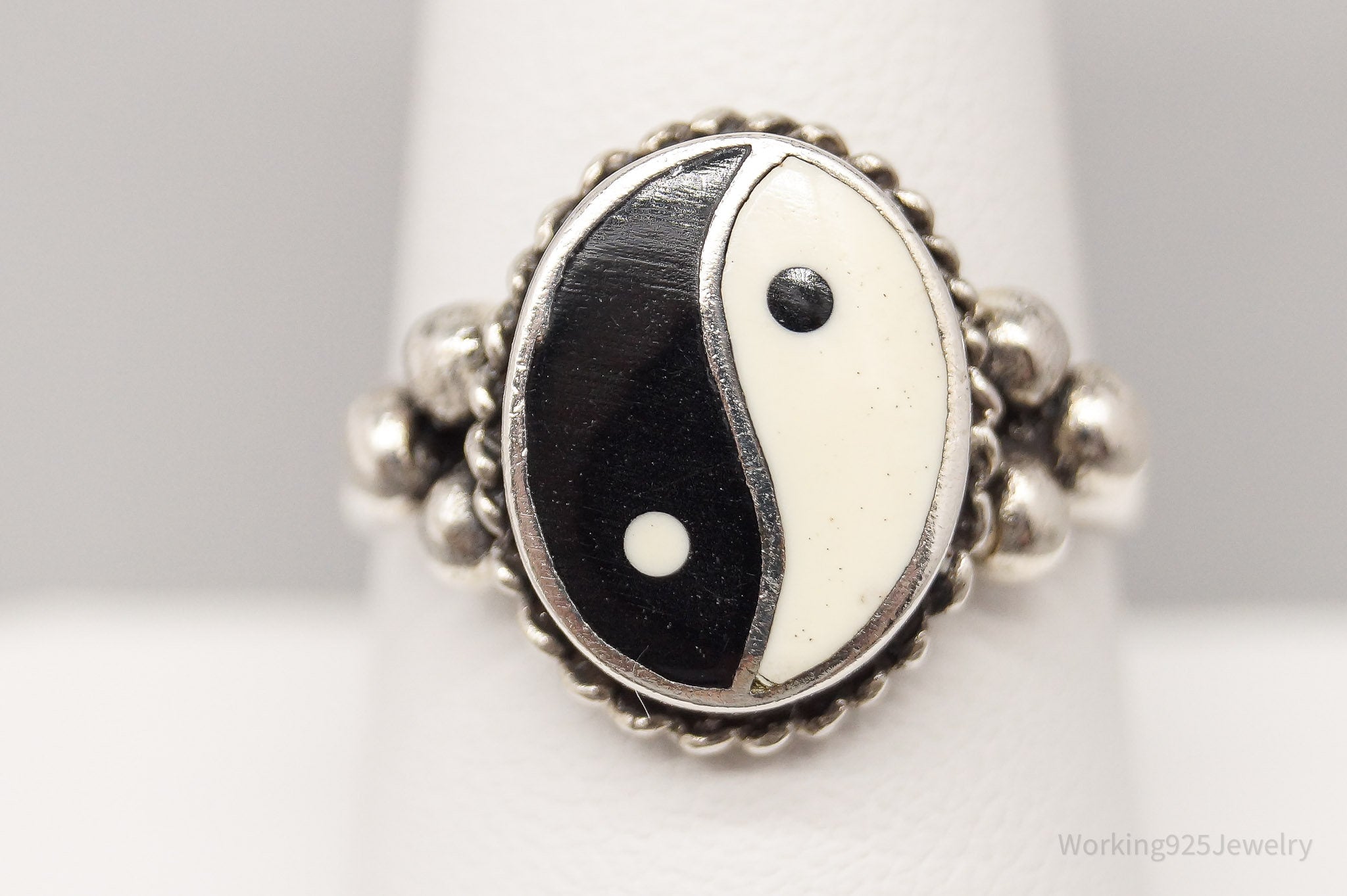 Vintage Black & White Onyx Inlay Yin Yang Sterling Silver Ring - Size 9