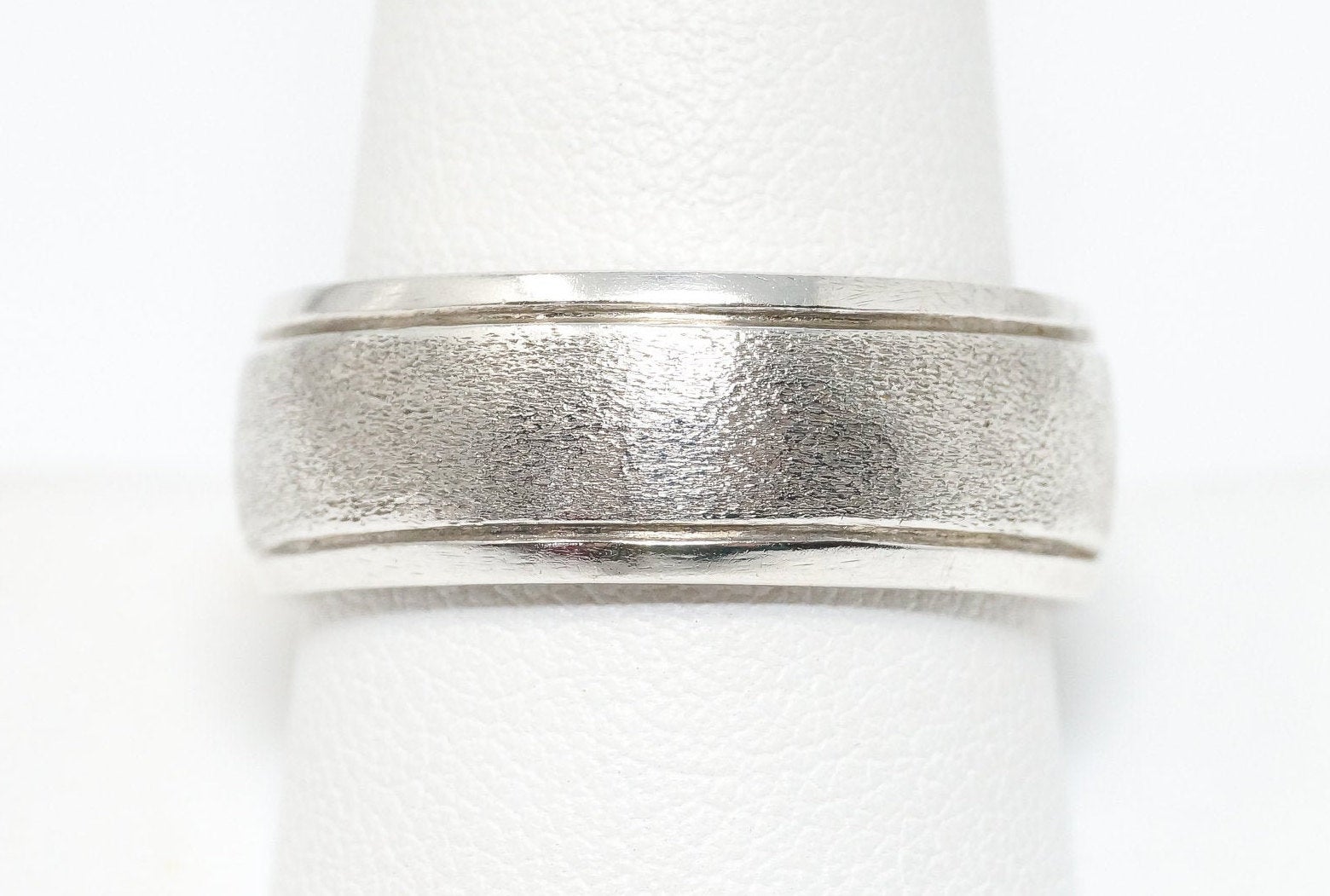 Vintage Sleek Modern Sterling Silver Band Ring - Size 10.75