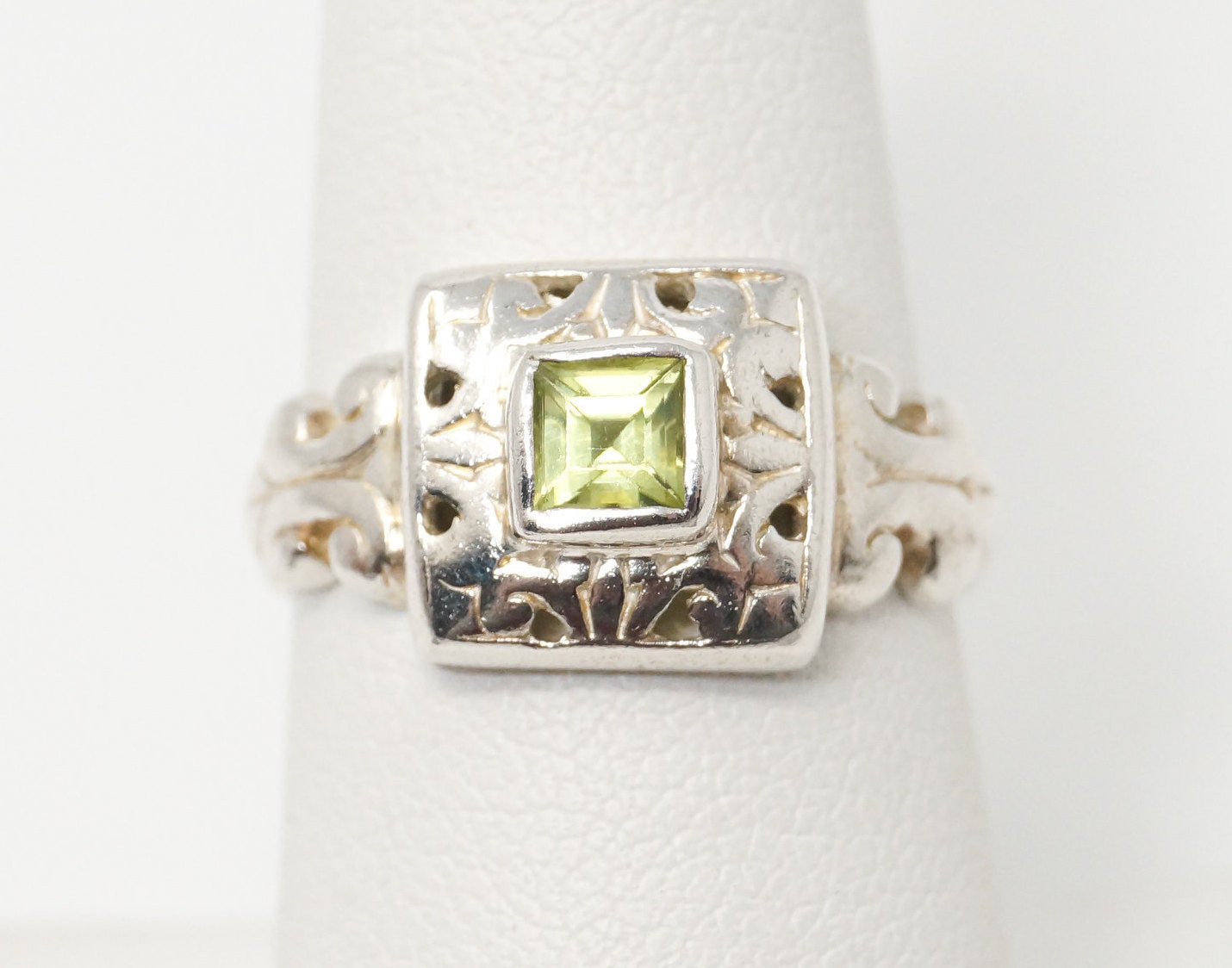 Vintage Peridot Scroll Sterling Silver Ring - Sz 7.75