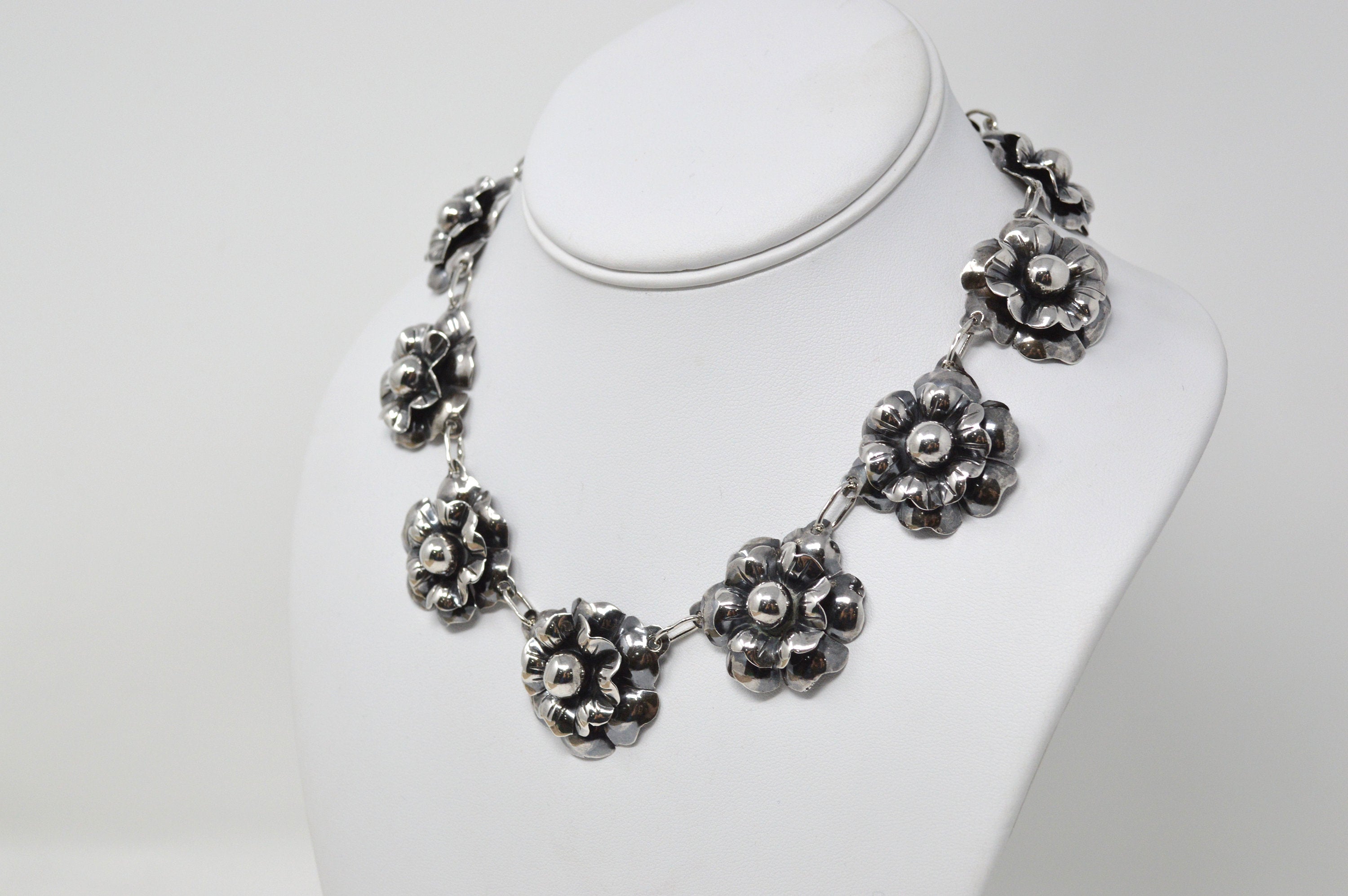 Vintage Mexico Sterling Silver Artisan 3D Oxidized Flower Motif Necklace 16 Inch