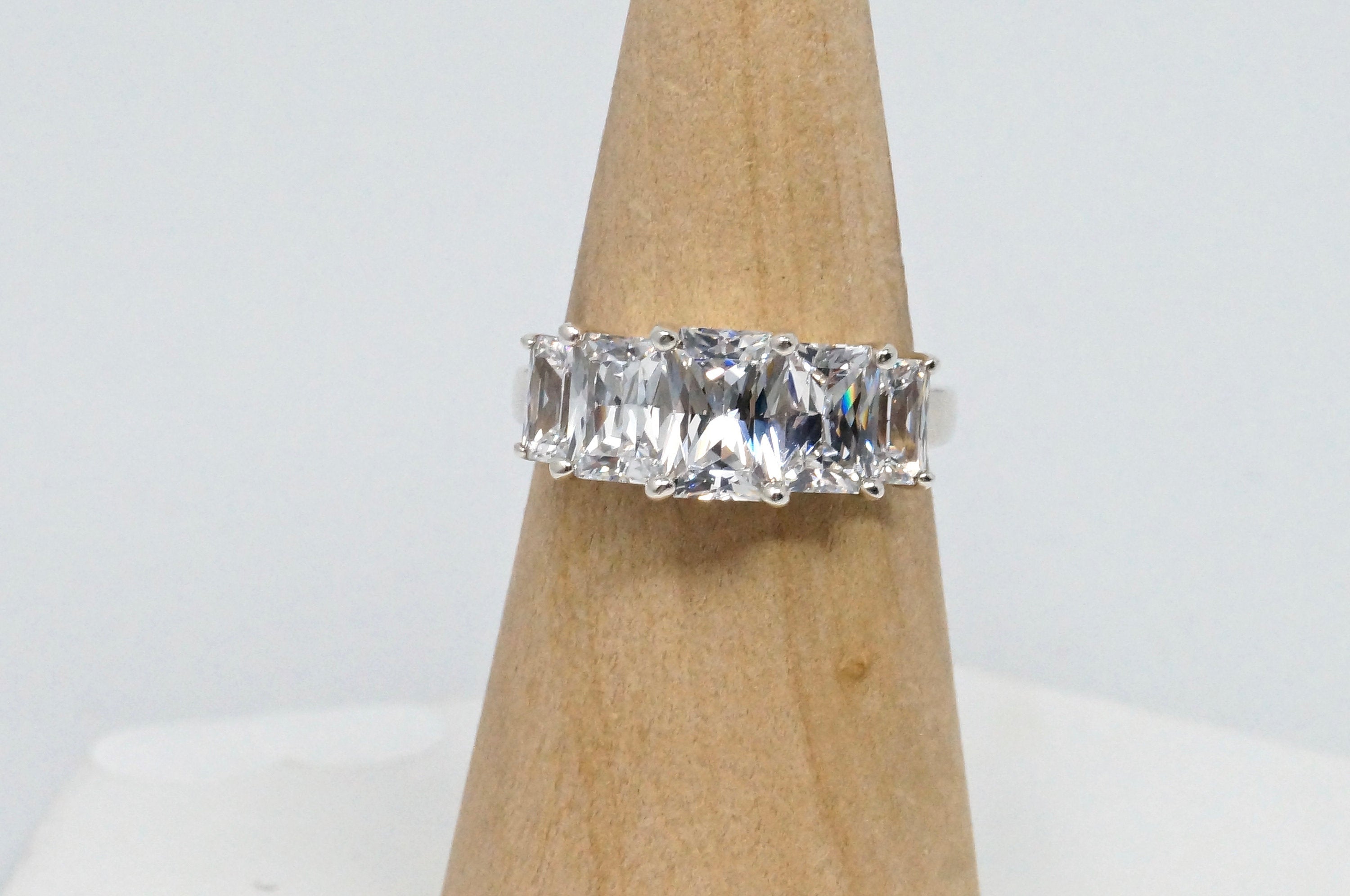 Vintage Cubic Zirconia Art Deco Roaring 20's Style Sterling Silver Ring Sz 8.75