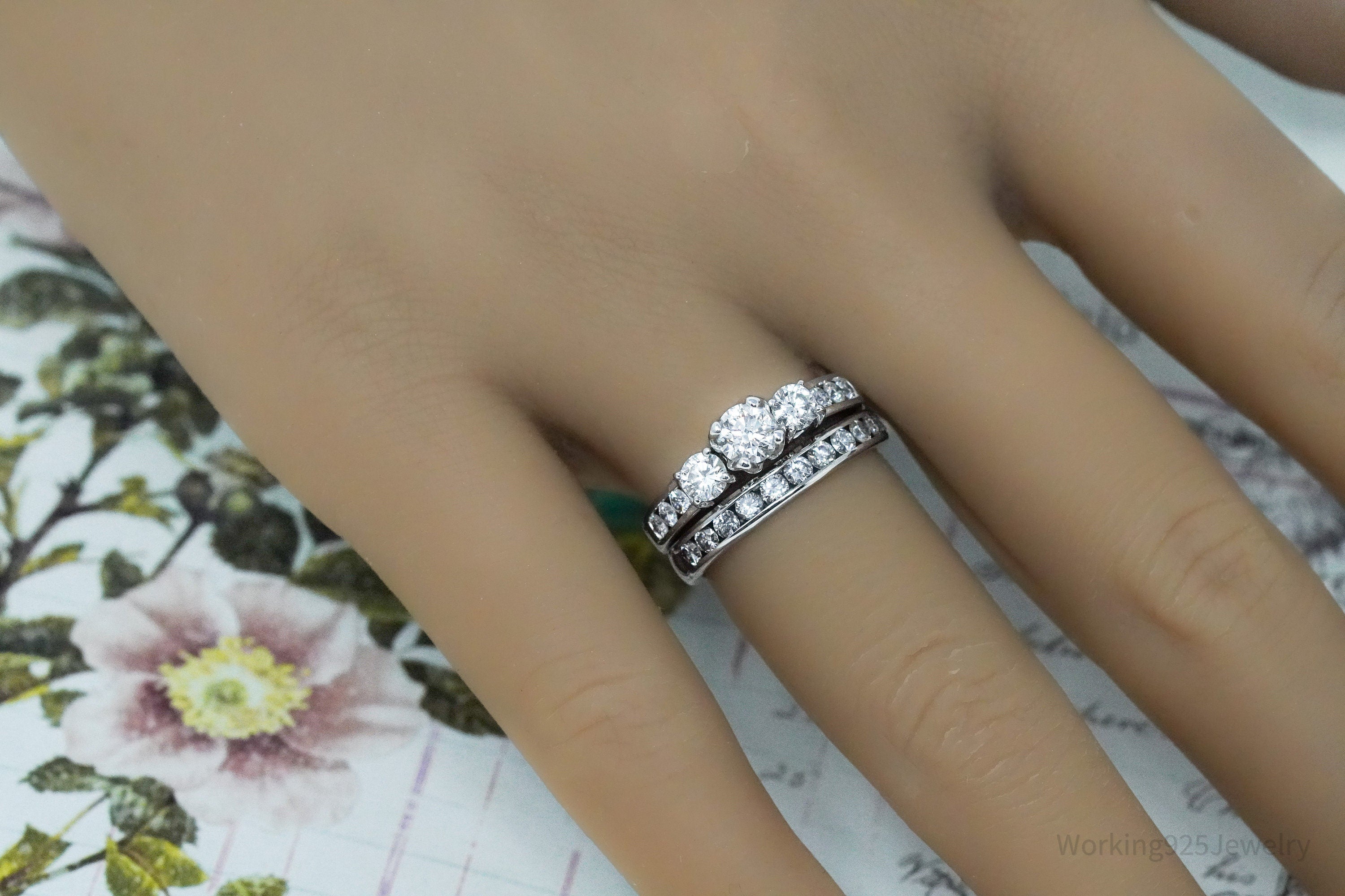 Diamonds & 18K White Gold Wedding Set Ring - Size 5.5
