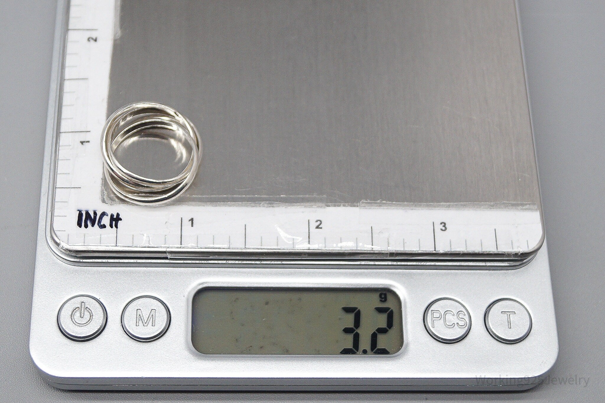 Vintage Intertwined Rings Sleek Modern Sterling Silver Ring - Size 5.5