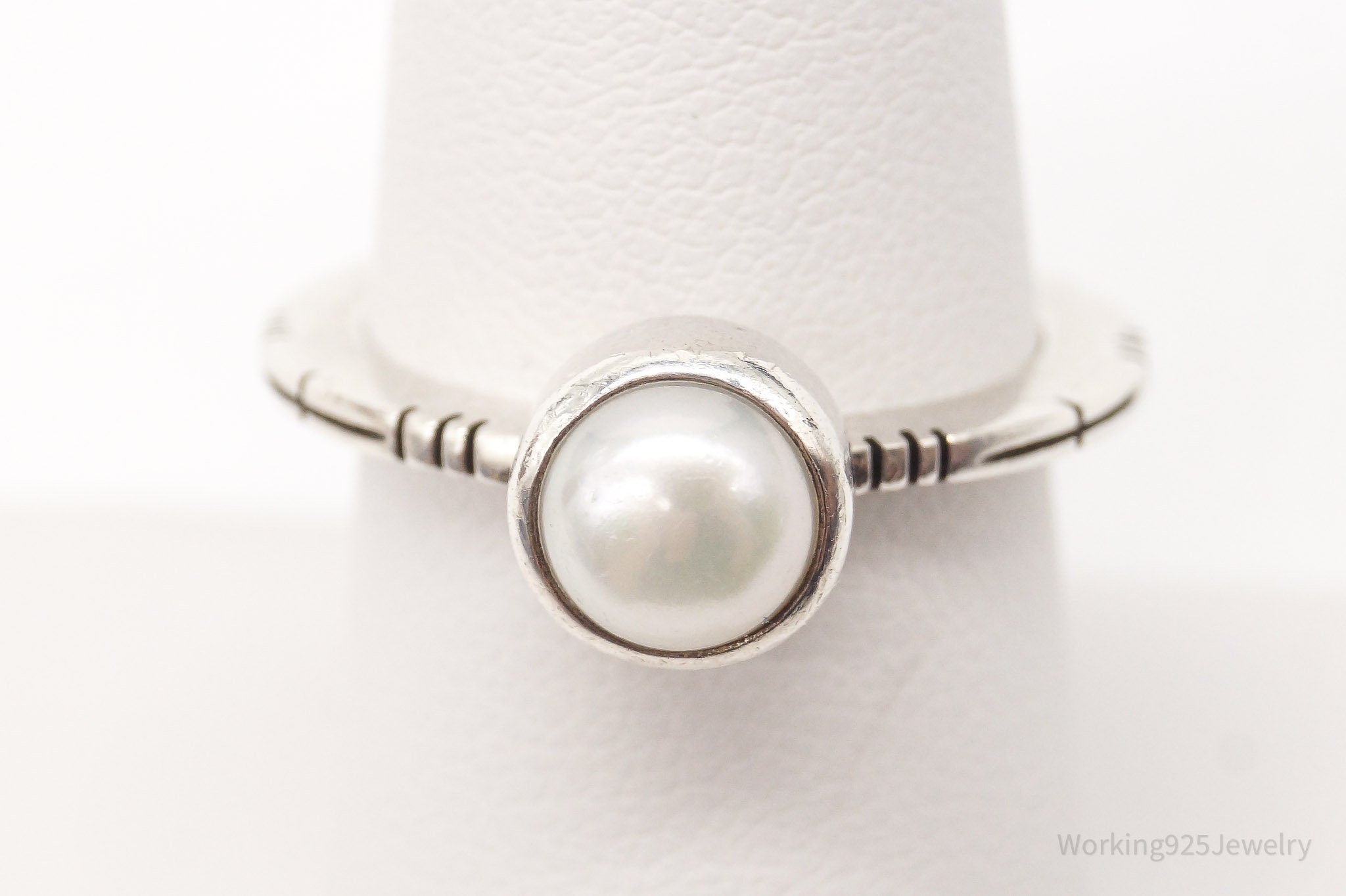 Vintage Pearl Silver Modernist Ring - Size 6.75