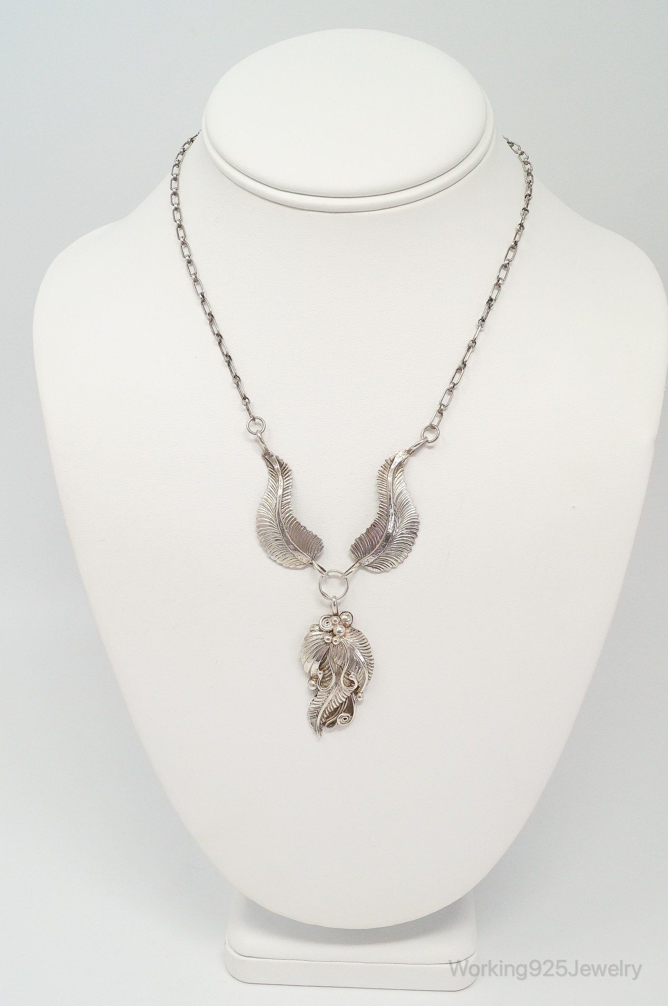 Vintage Native America F Handmade Feathers Design Sterling Silver Necklace