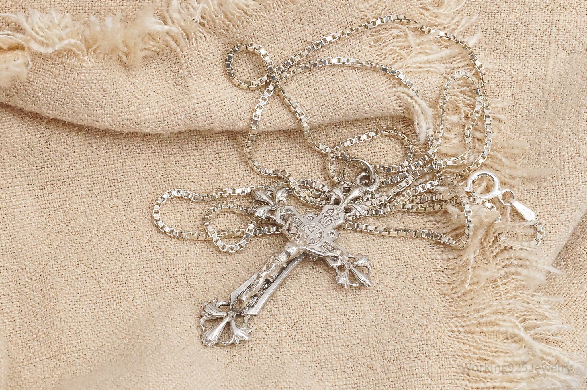 Vintage St Anne De Beaupre Jesus Cross Sterling Silver Necklace - 24"