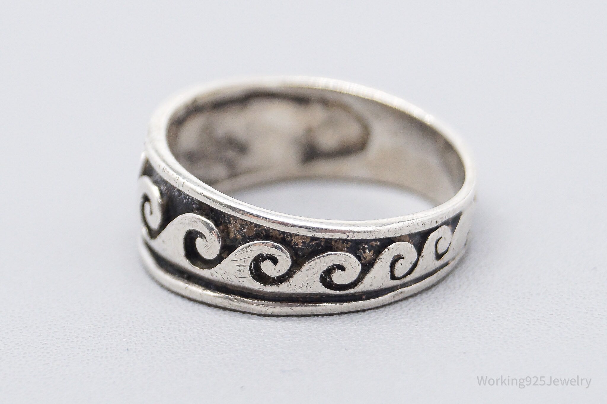 Vintage Waves Oxidized Silver Band Ring - Size 6.75