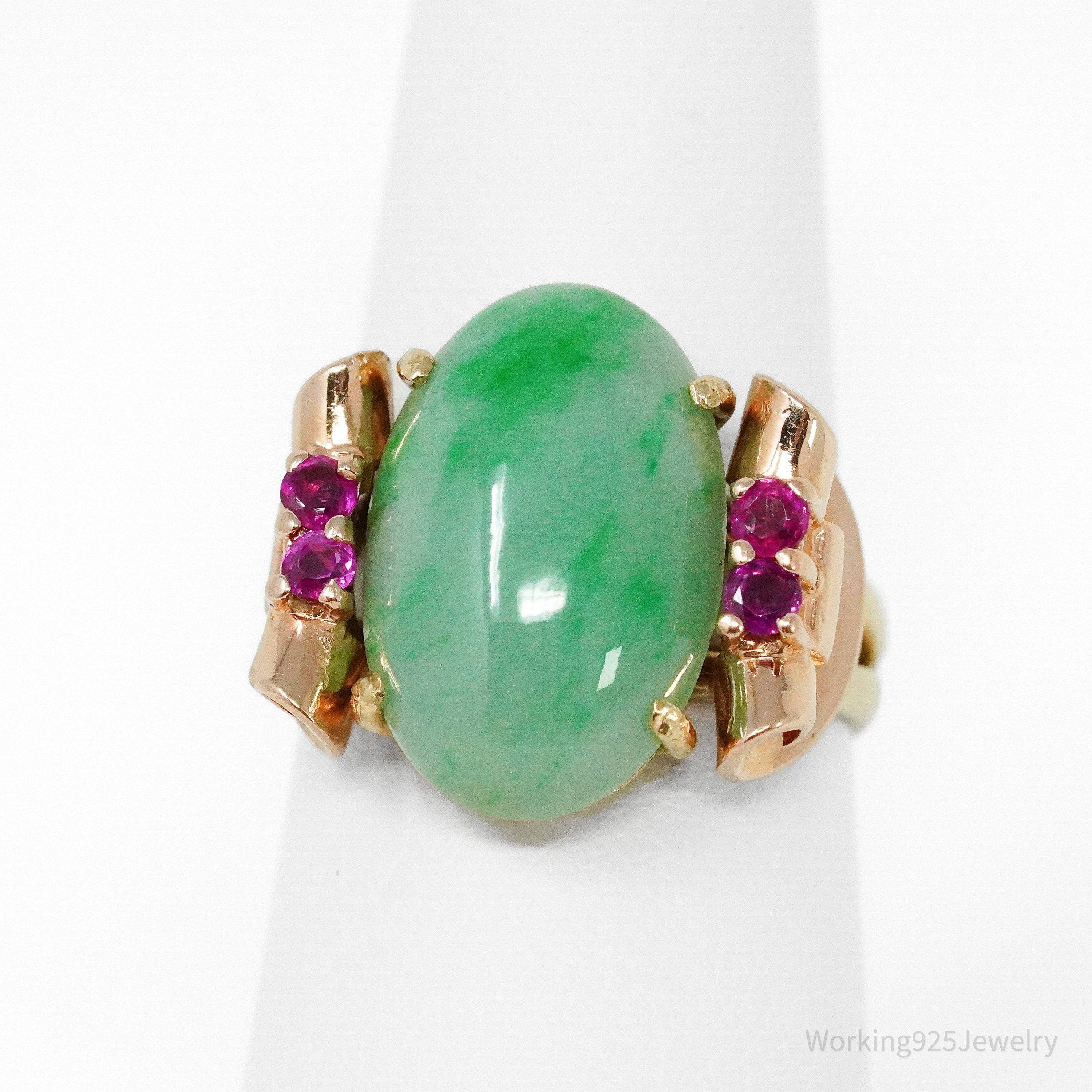 Circa 1940s 14K Gold Jadeite Jade & Natural Ruby Ring - Size 6