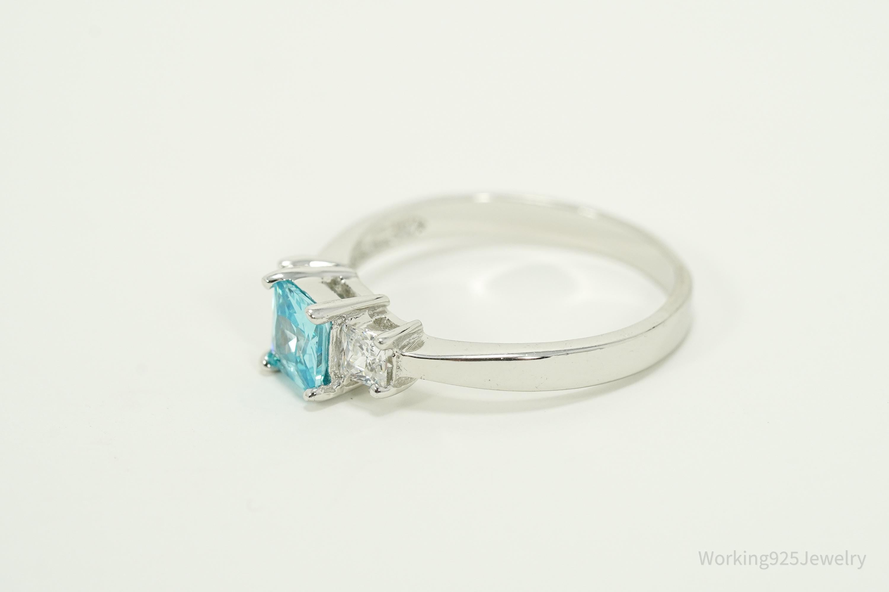 VTG Blue & White Cubic Zirconia Sterling Silver Ring - Size 7.25